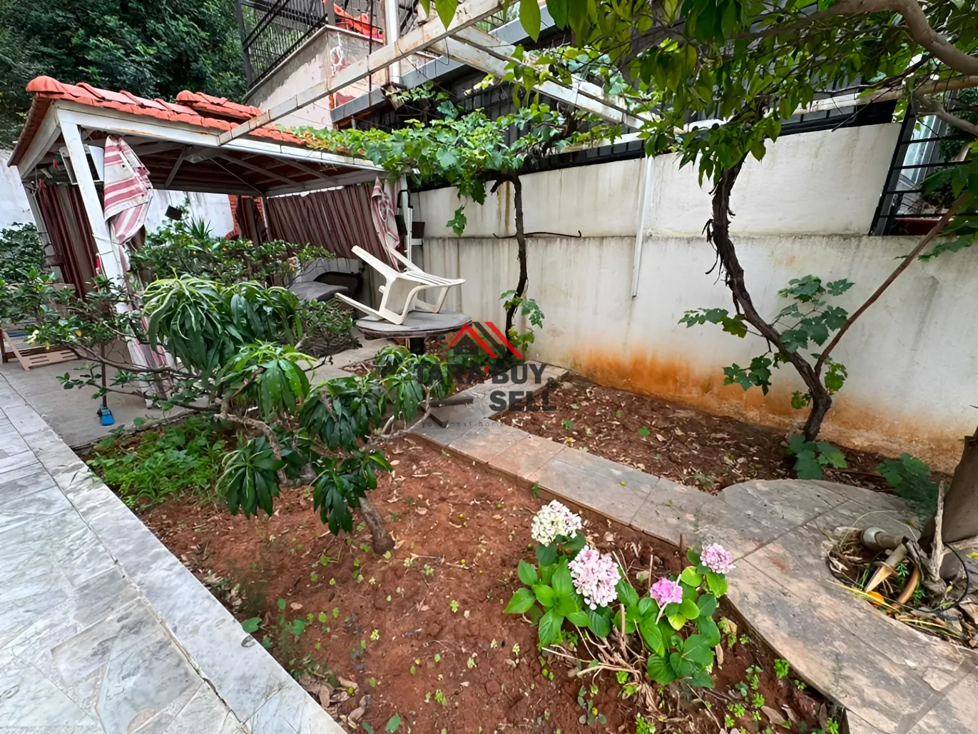 Apartment for sale in Mazraat Yachoua, Lebanon