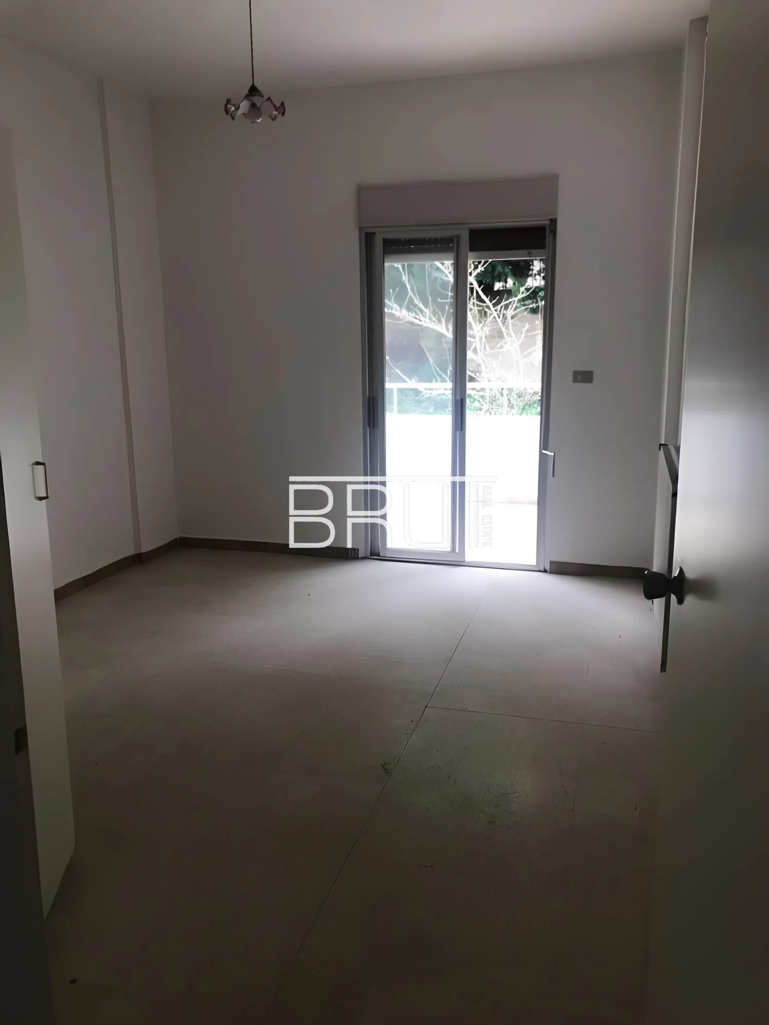 Apartment for Sale in Ballouneh