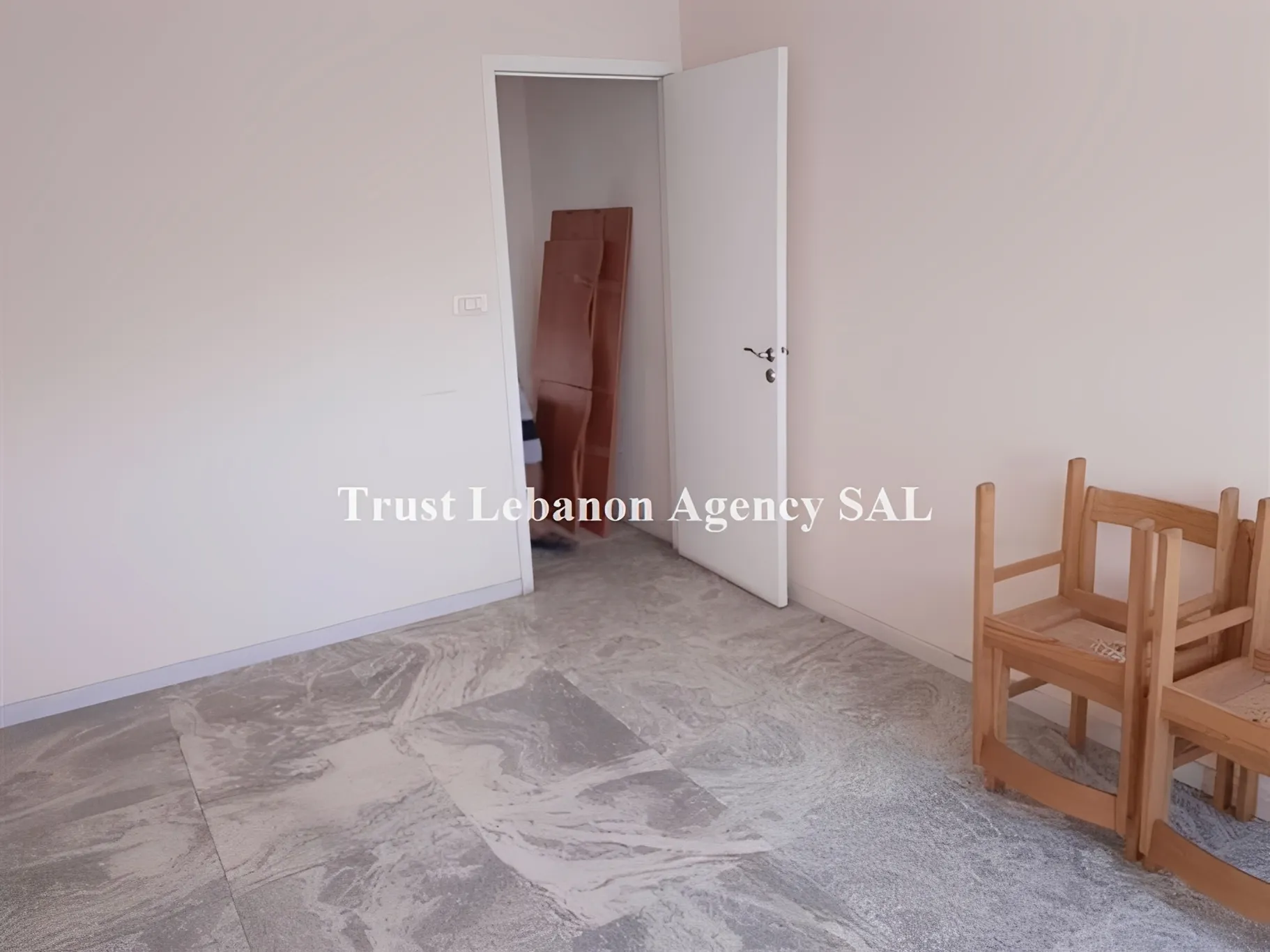 Office For Rent in Metn, Sin El Fil