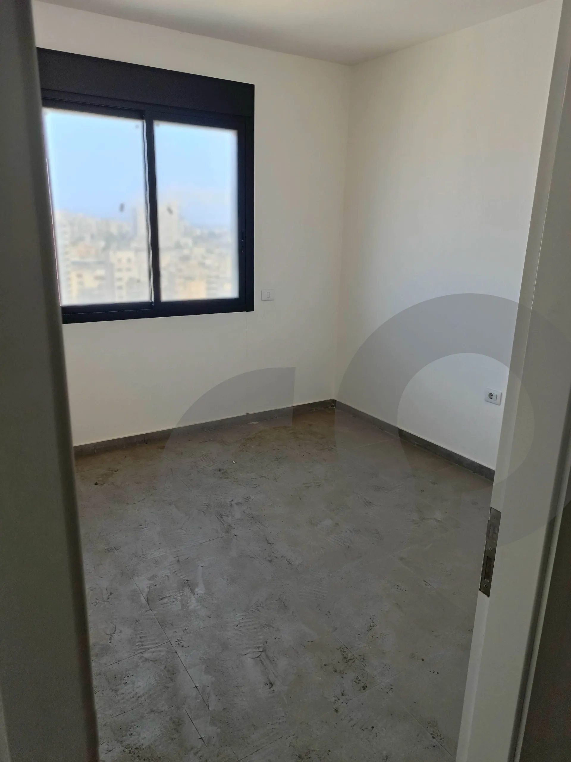 Apartment for Sale in Ain El Remmaneh - 3 bed, 3 bath