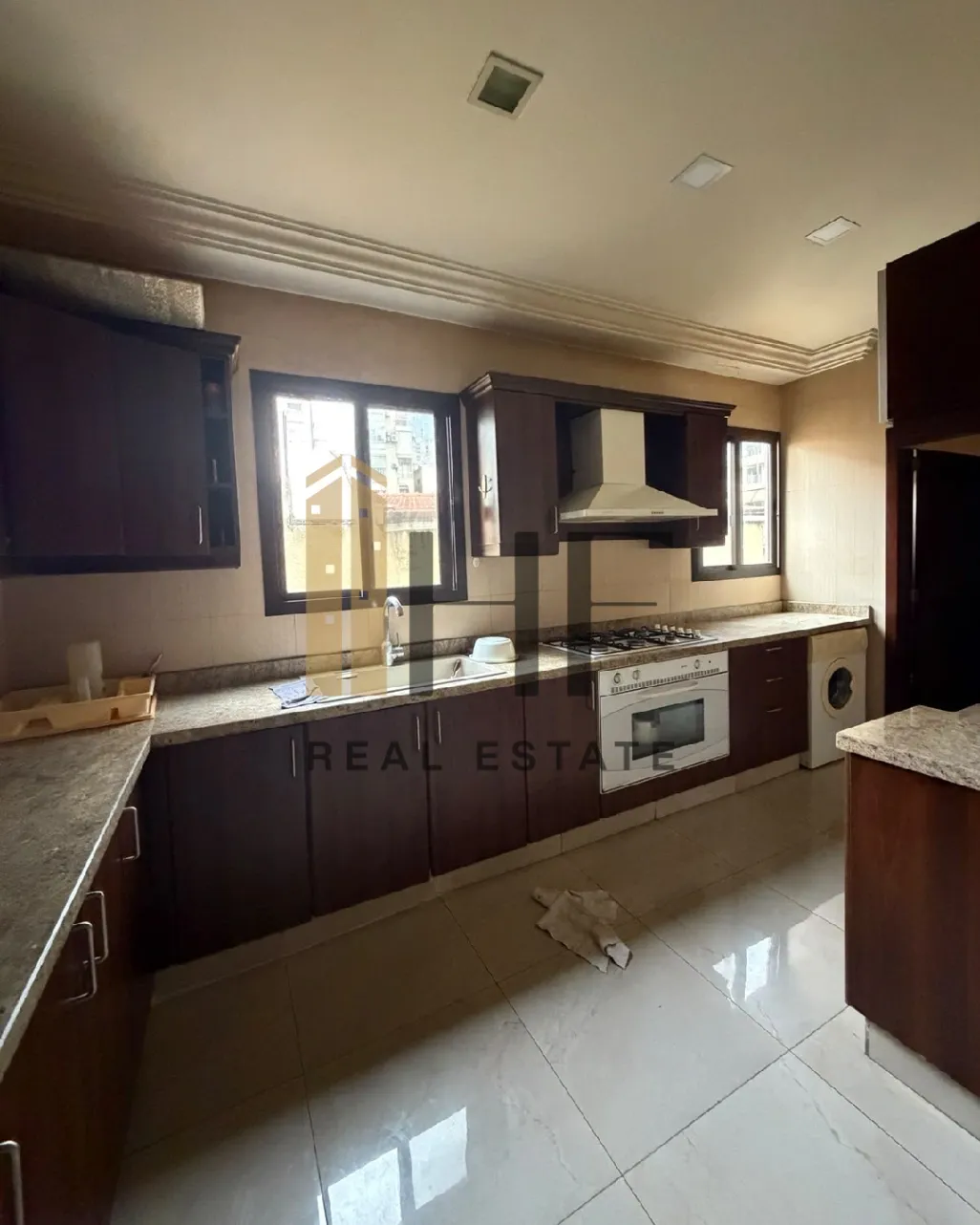 Apartment for rent in Corniche el Mazraa