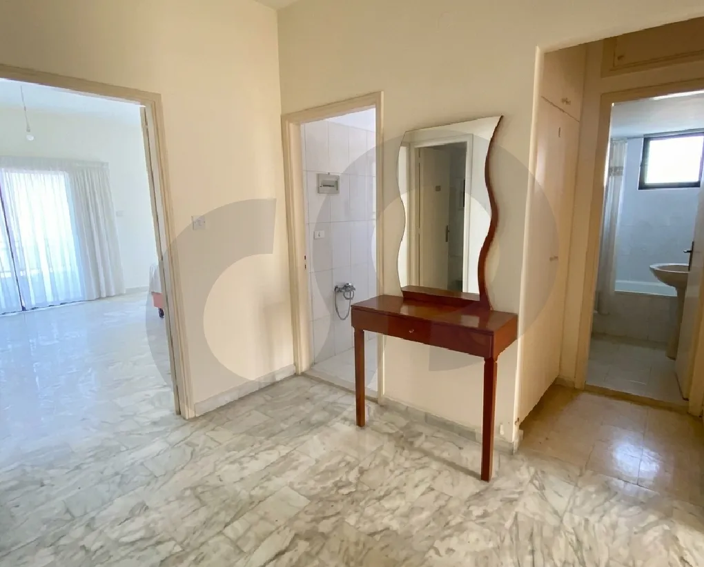 Building for Sale in Kfar Yassine
