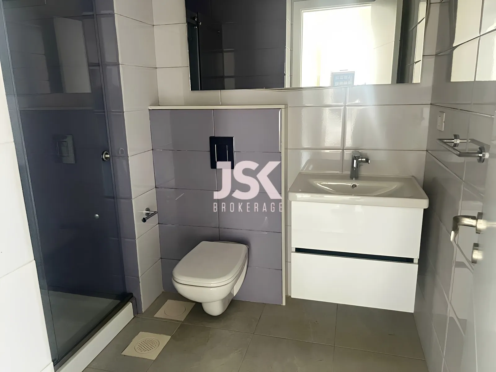 Apartment for Sale in Ain el remmeneh, baabda