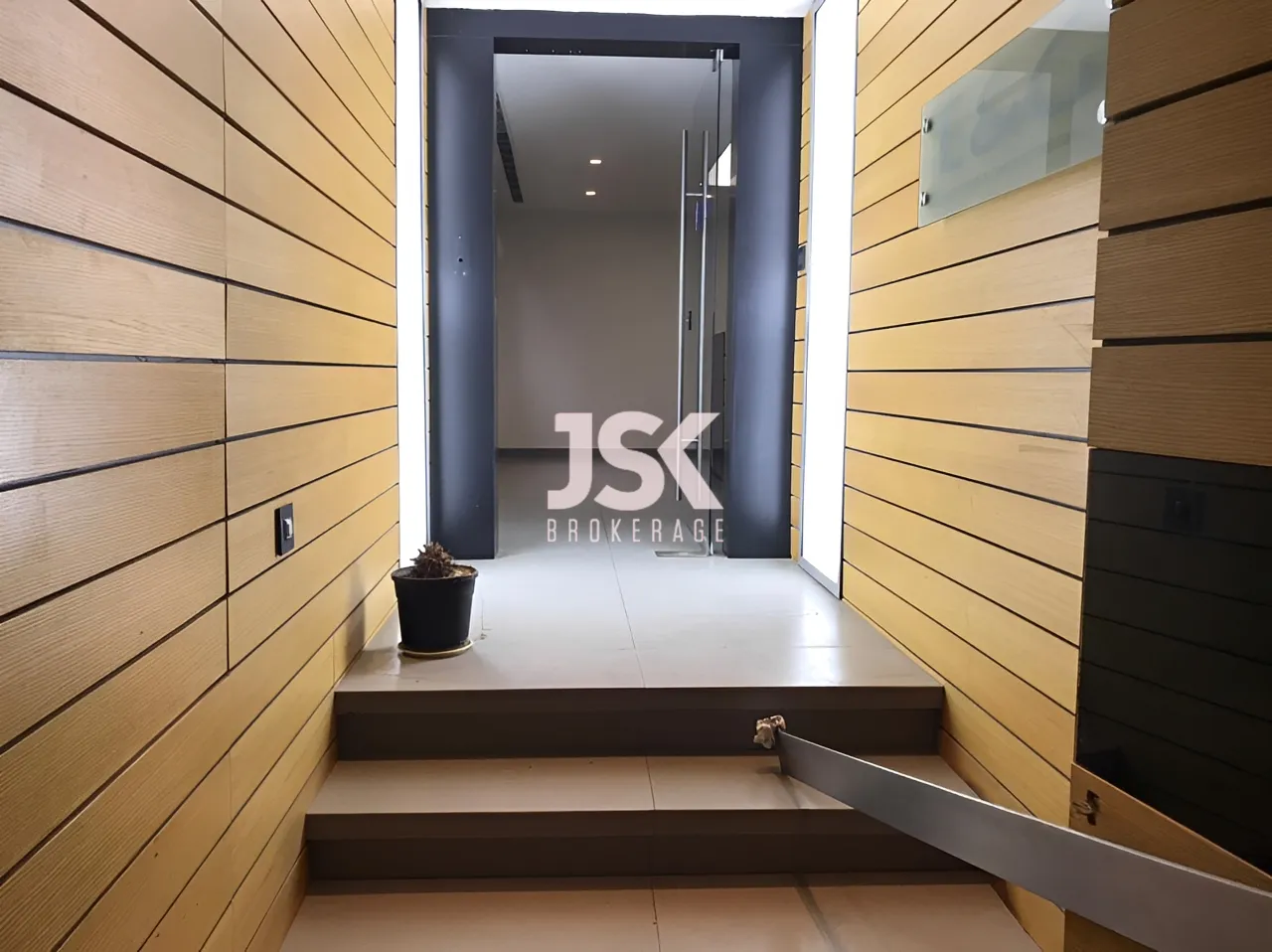 Office for Rent in Horch Tabet