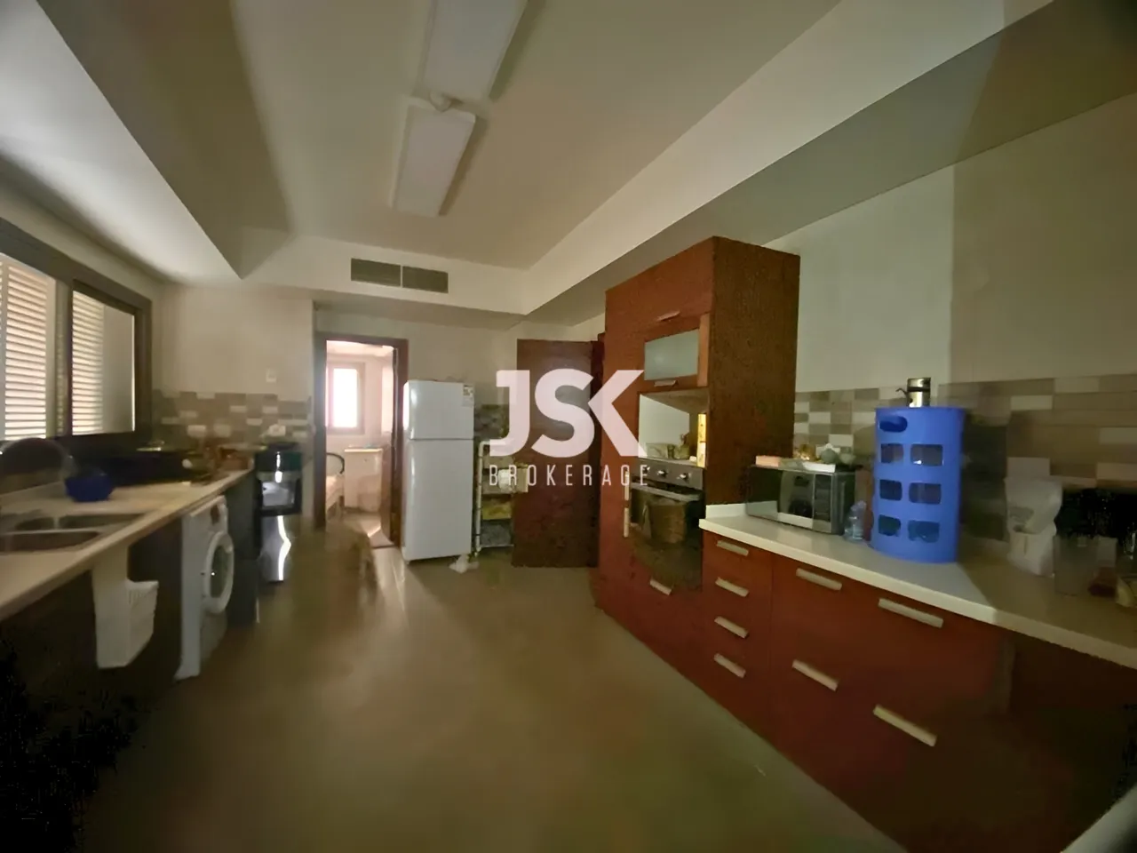 Apartment for Rent in Ain Al Tineh