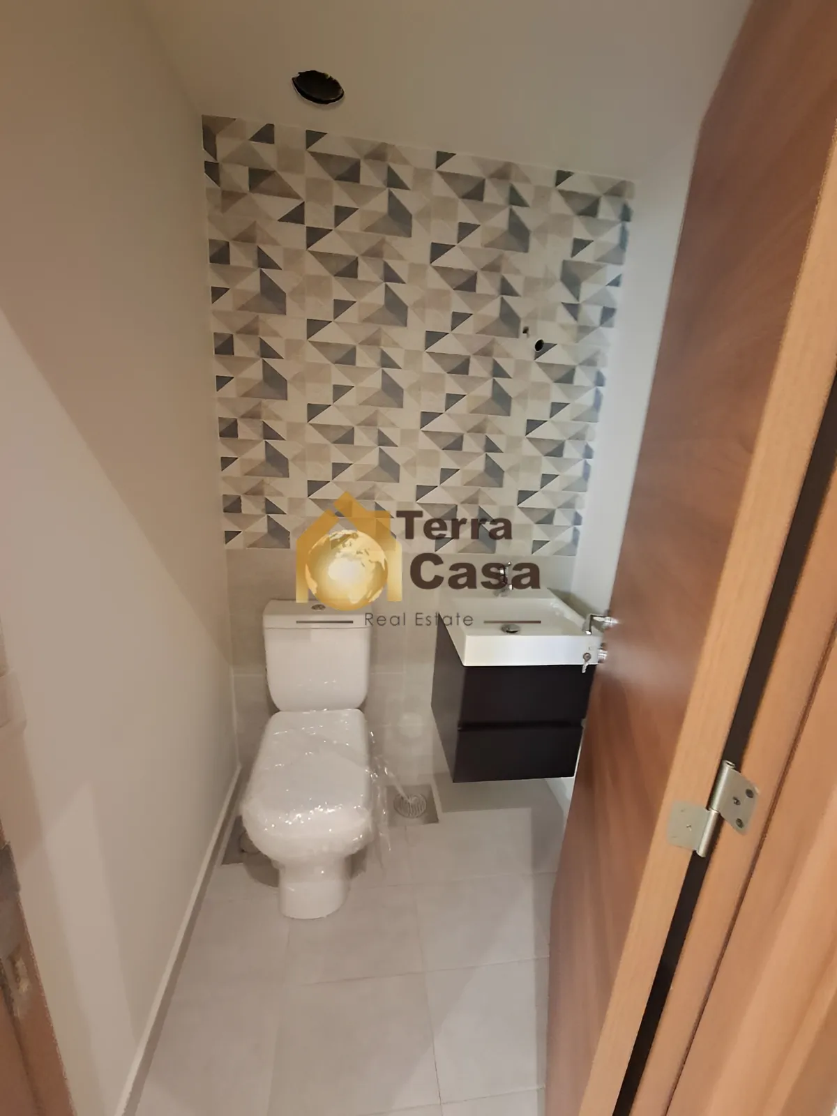 Apartment for sale in Adonis