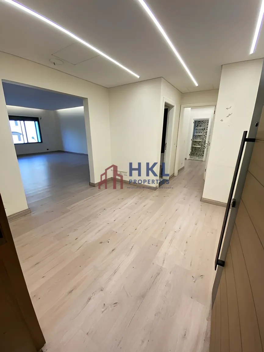 Apartment for Sale in Hamra, Beirut, Lebanon - 3 bed, 4 bath