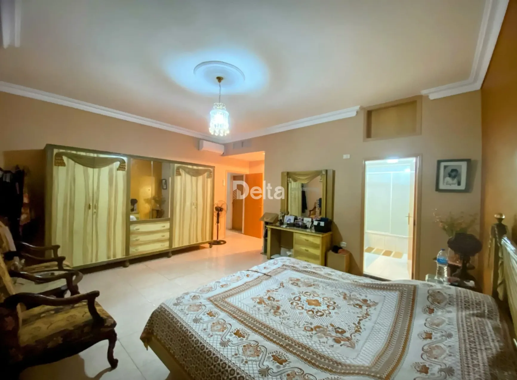 Apartment for sale in Dawhet Aramoun, Lebanon - 4 bed, 5 bath