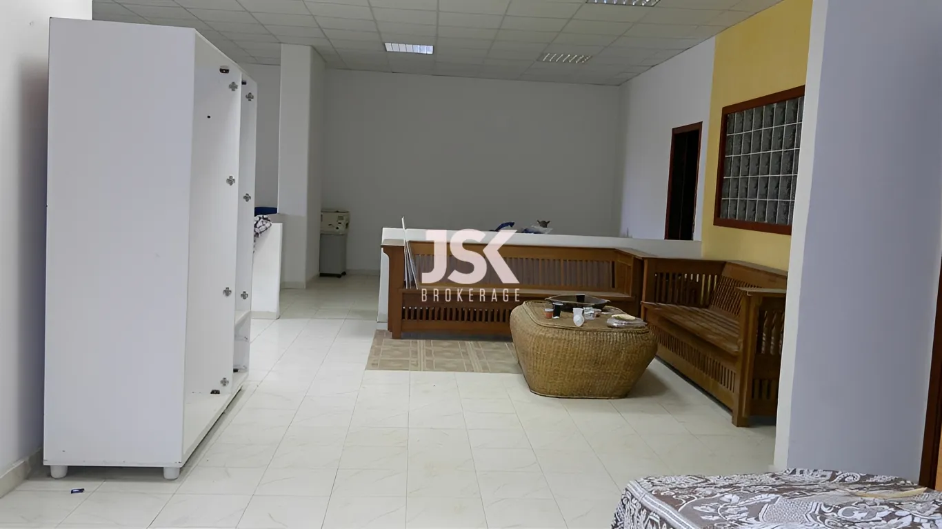 Office for Rent in Bsalim