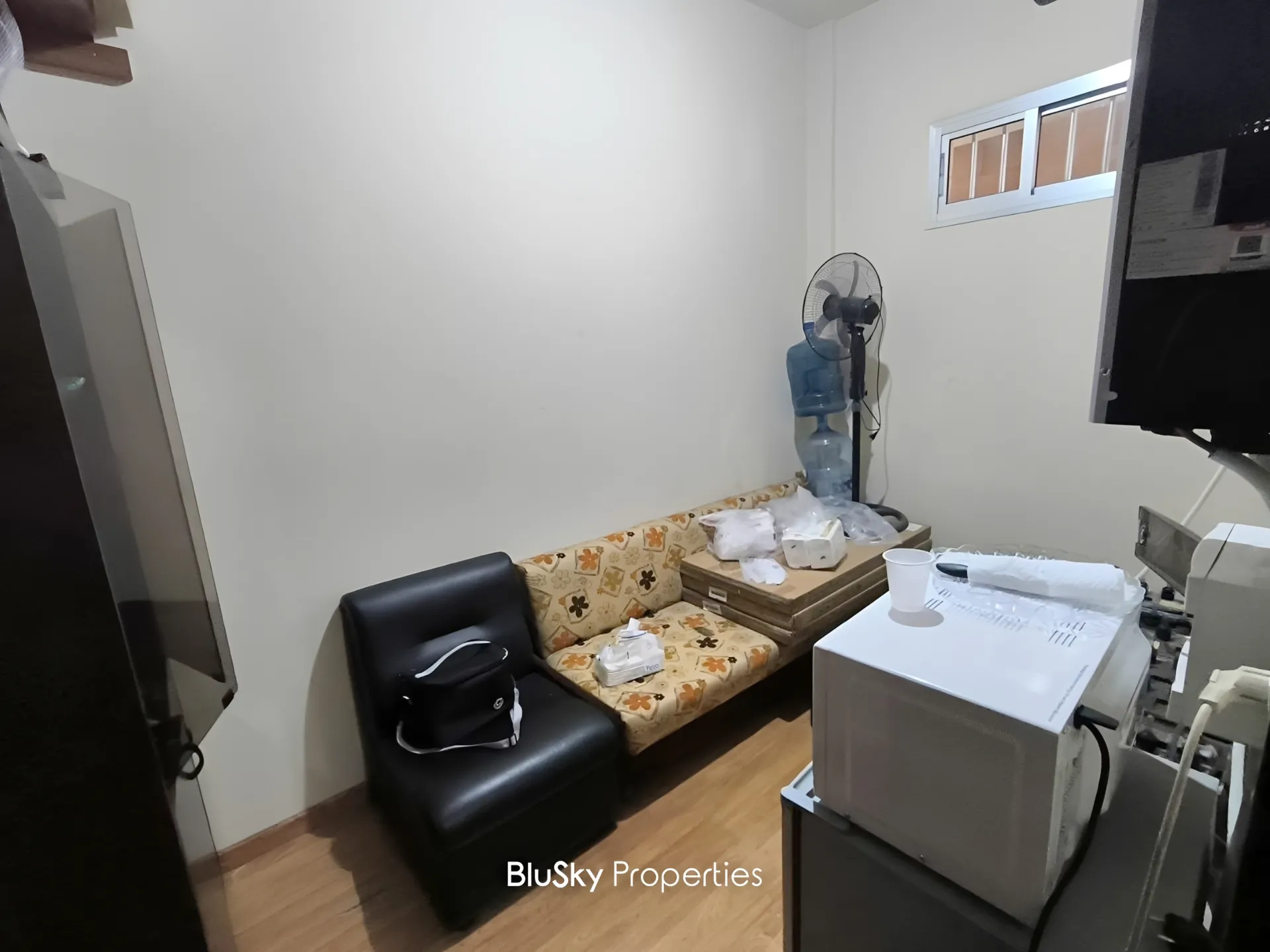 Office for rent in Jal el dib, lebanon