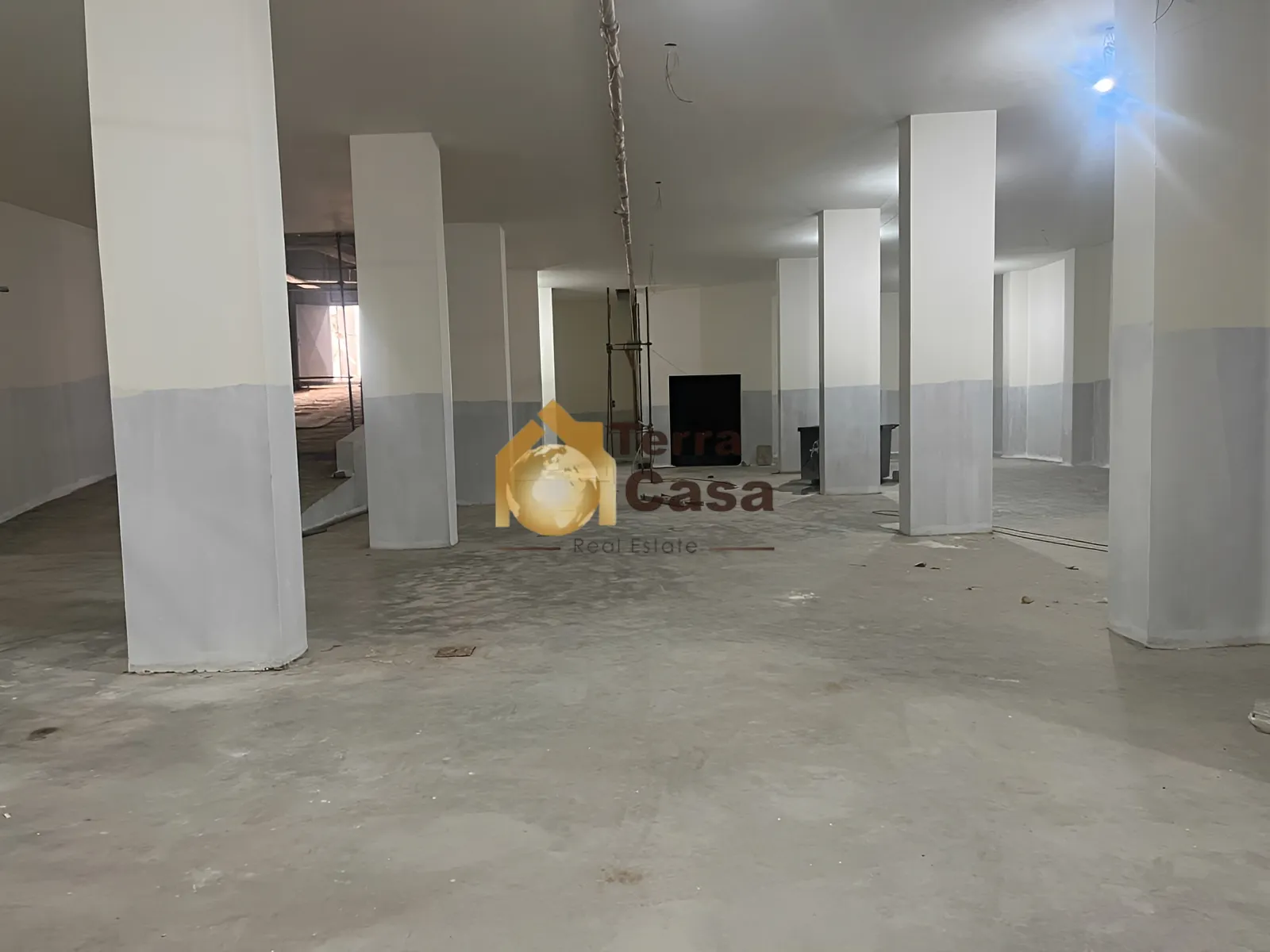 Commercial for sale in Madine el Sinayia
