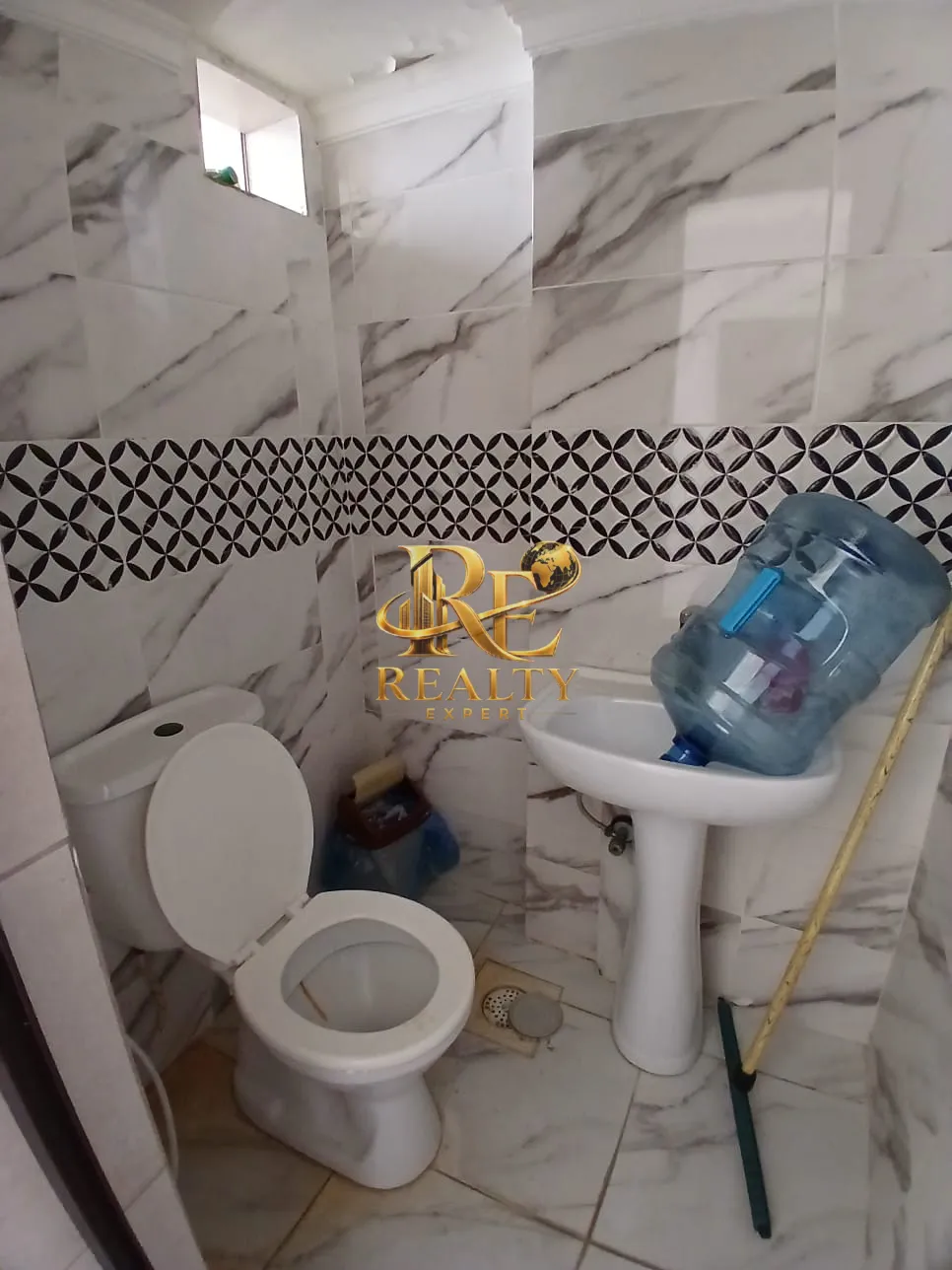 شقة for rent in Haret hreik, لبنان