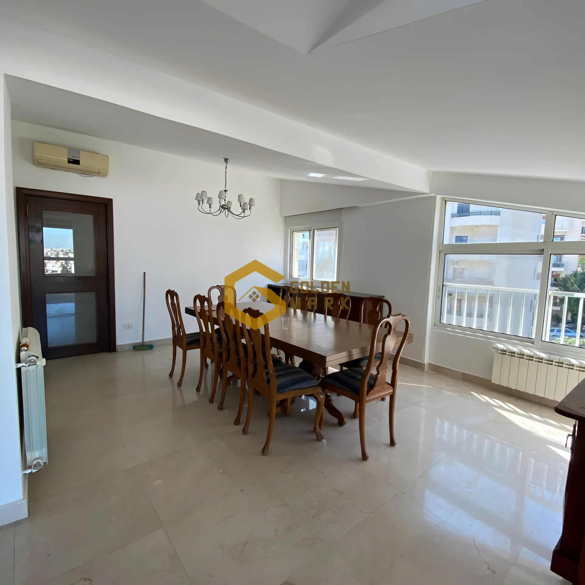 Apartment for Sale in Haret Sakher - 4 bed, 5 bath