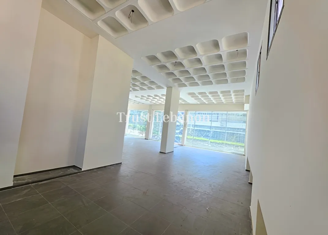 Shop For Rent in Metn, Horsh Tabet