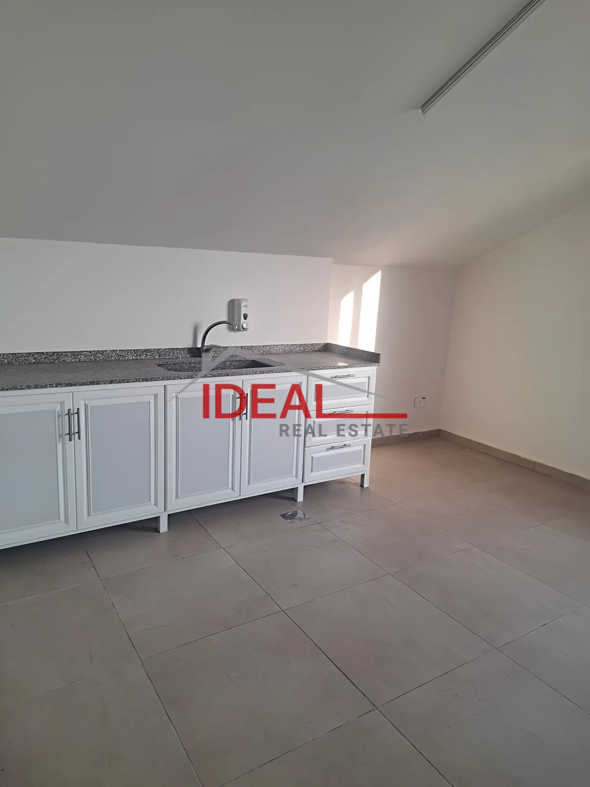 Office for Rent in Adma w Dafnah