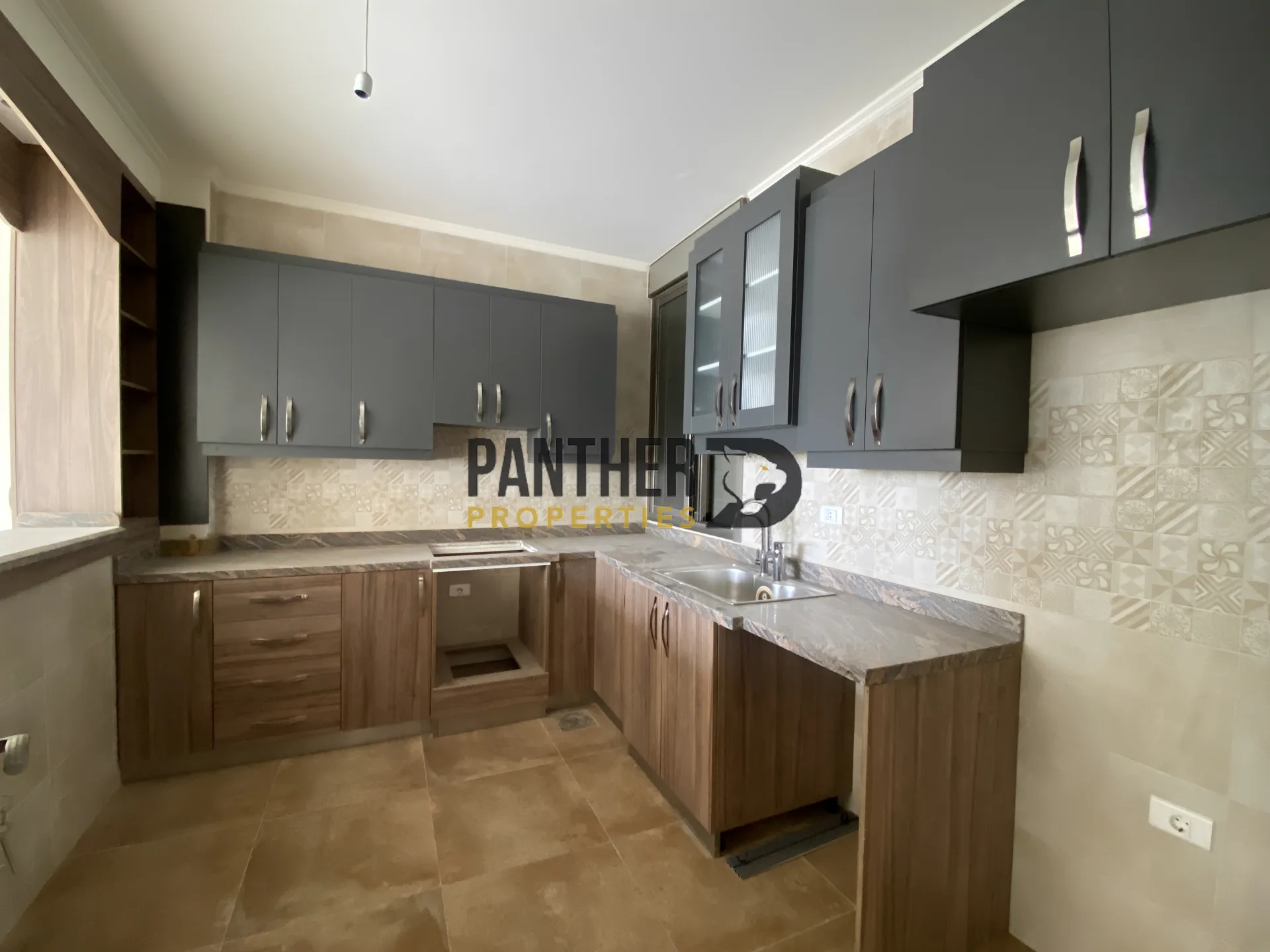 Apartment for sale in Sin el fil, lebanon - 2 bed, 2.0 bath
