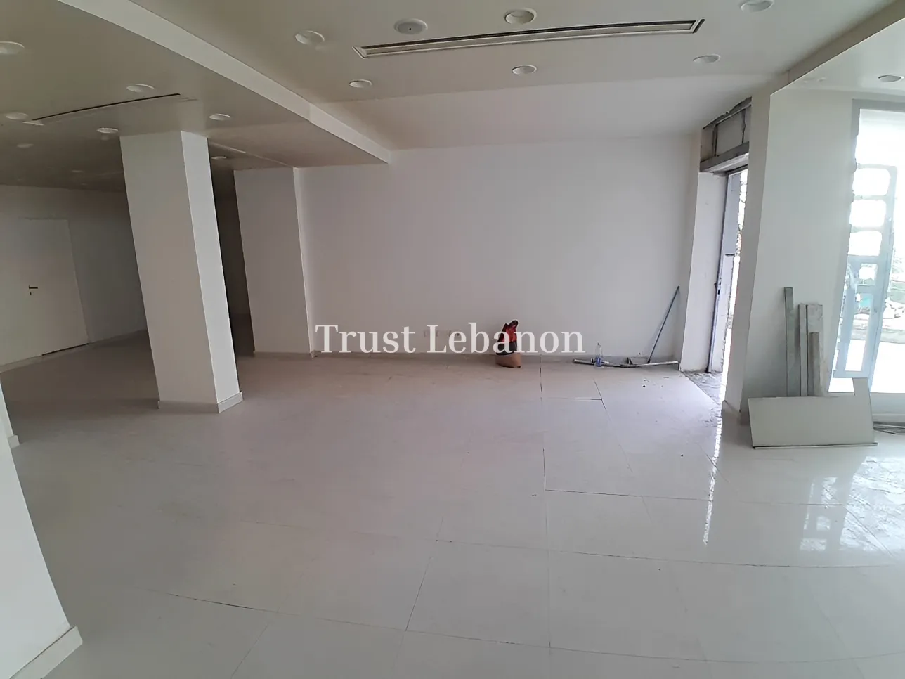 Showroom for rent in Zouk Mikael, Lebanon