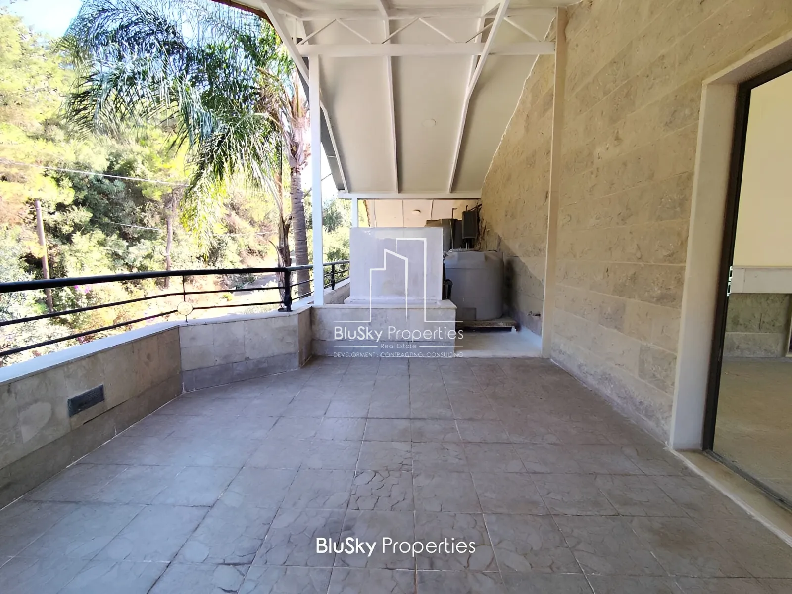 Villa for Sale in Harissa