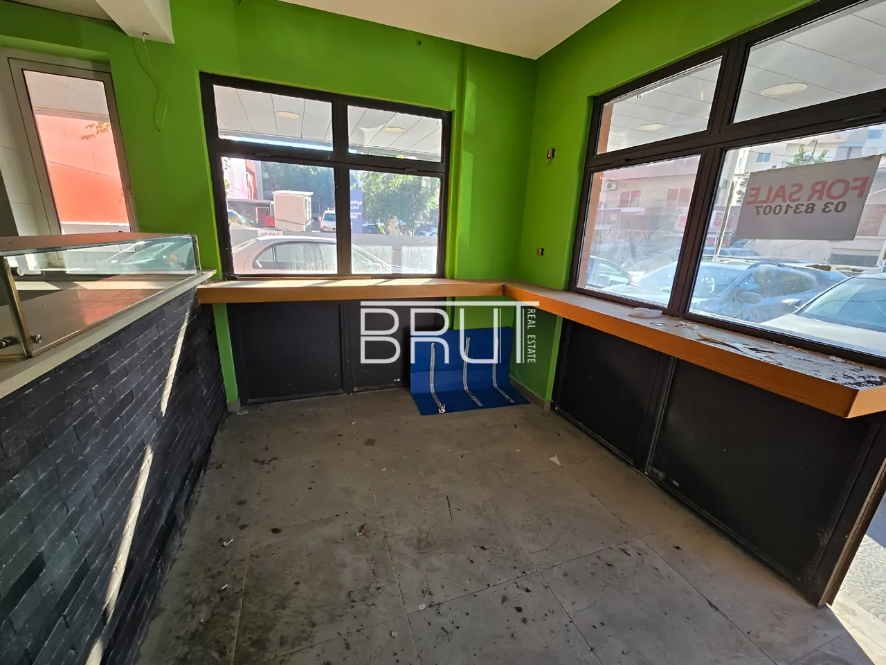 Shop For Sale in Ballouneh
