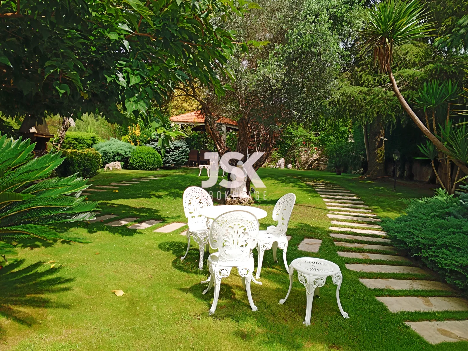 Villa for Sale in Kfour