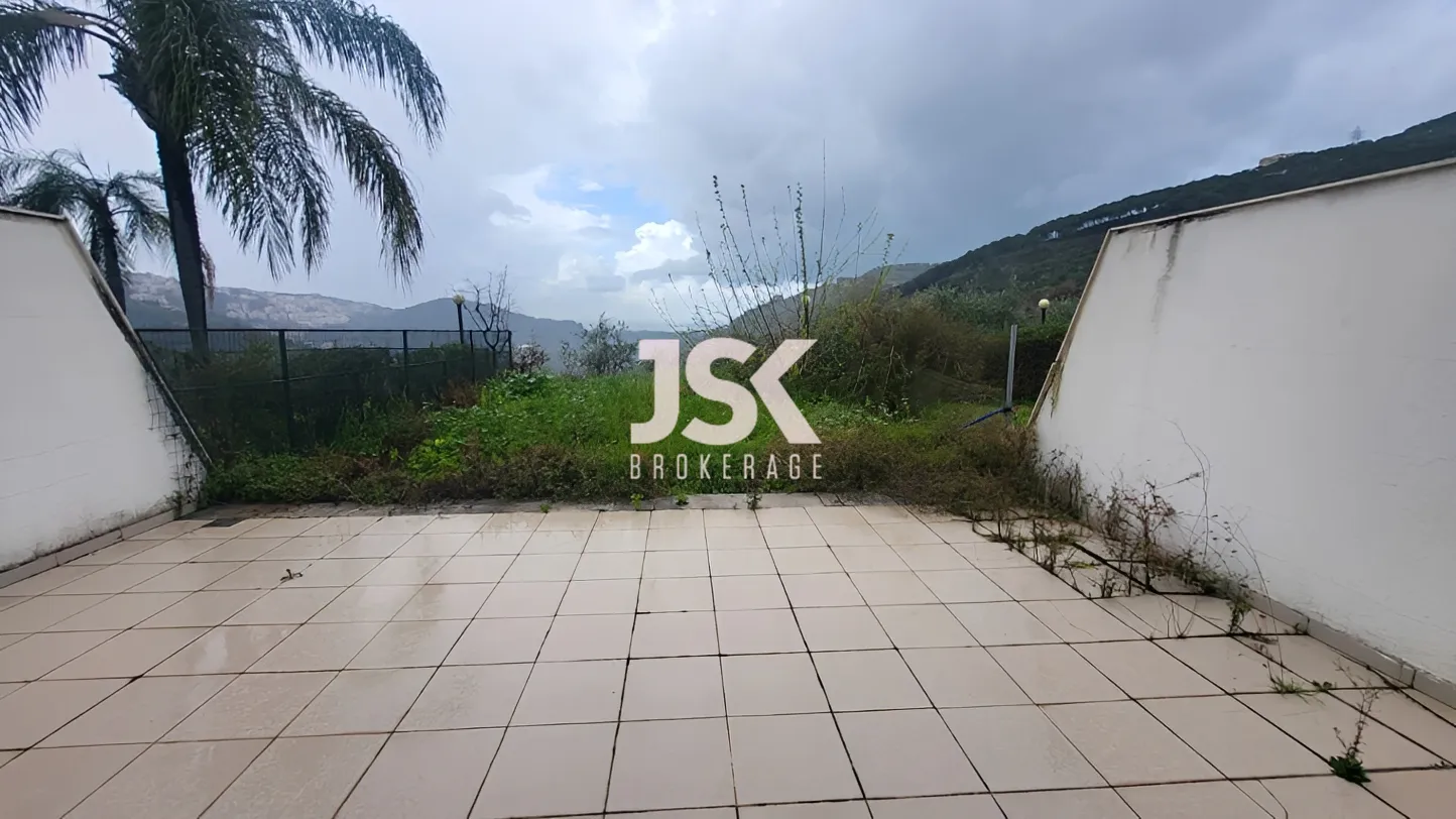 Chalet for sale in Jeita, Lebanon - 1 bed, 2 bath