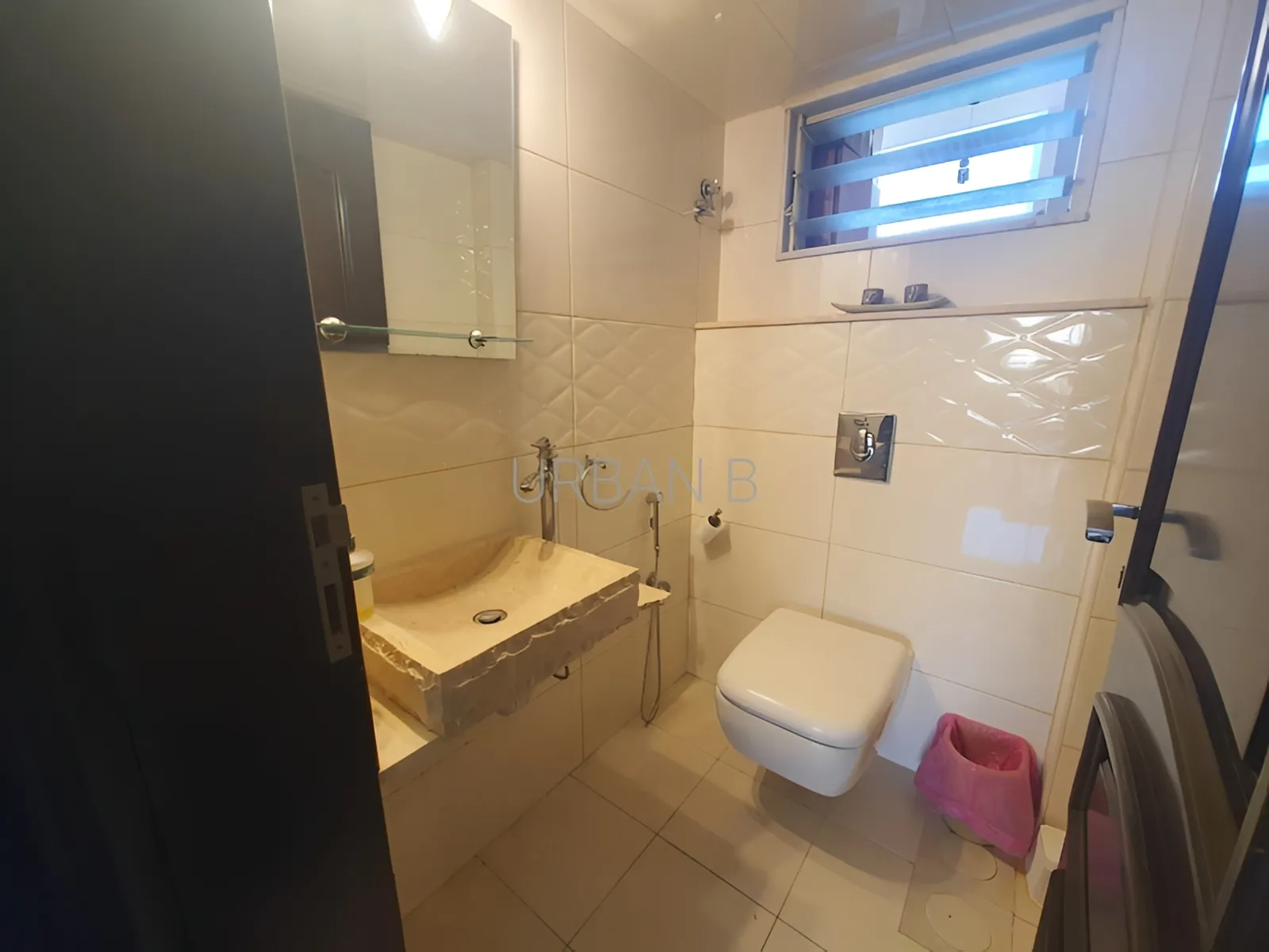 Apartment for Sale in Ramlet El Baida, Bayrut, Lebanon
