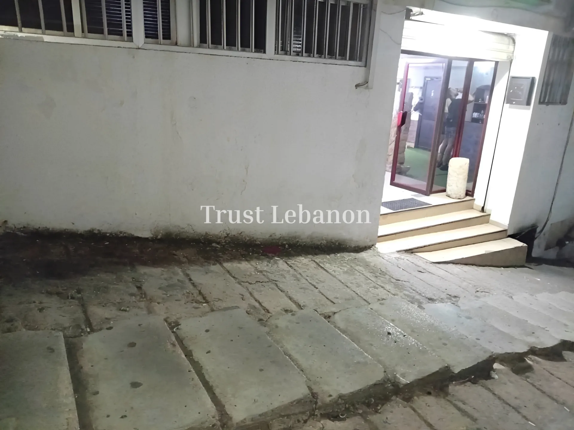Warehouse for sale in Dekwaneh