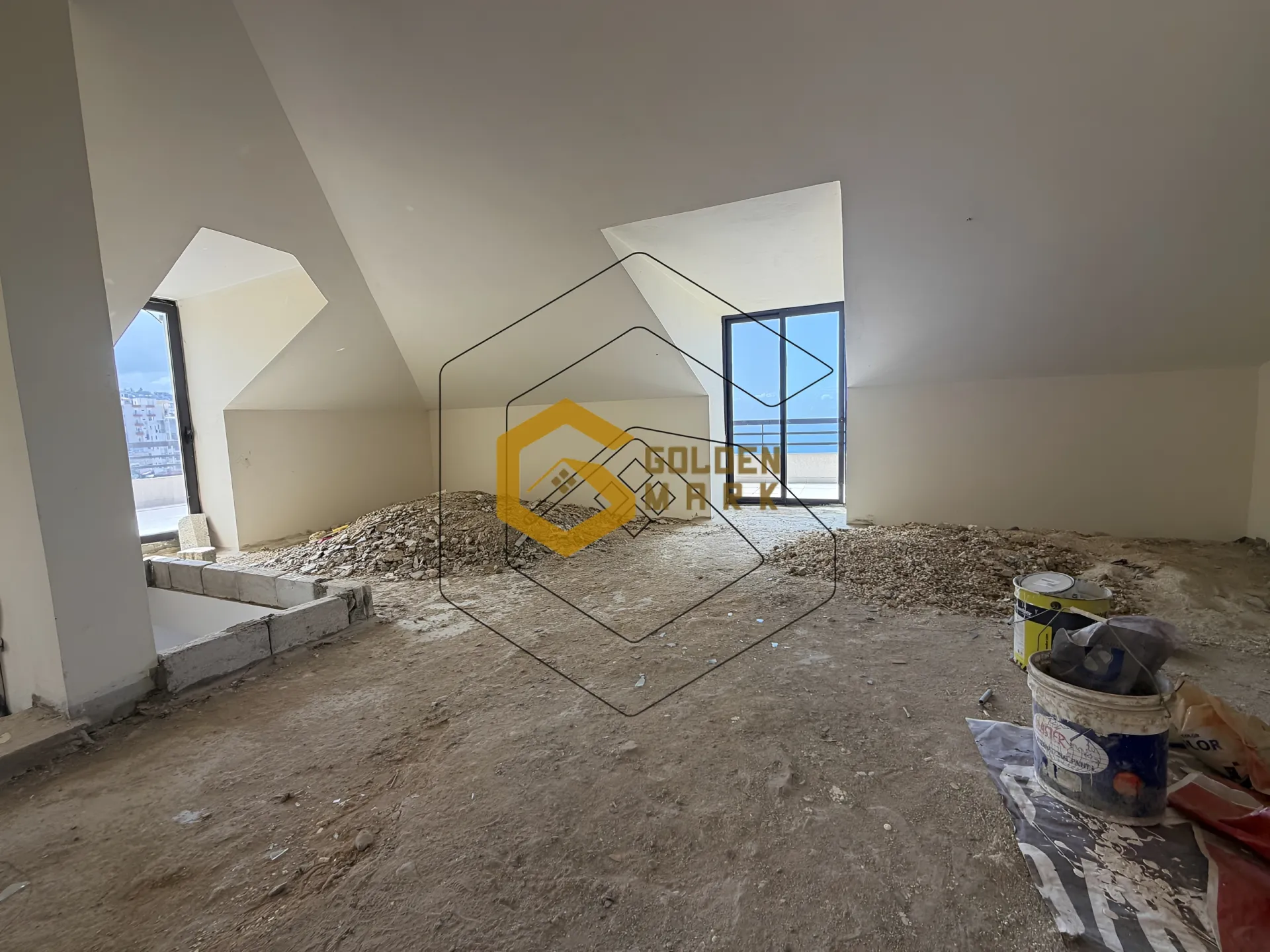 Duplex for Sale in Blat