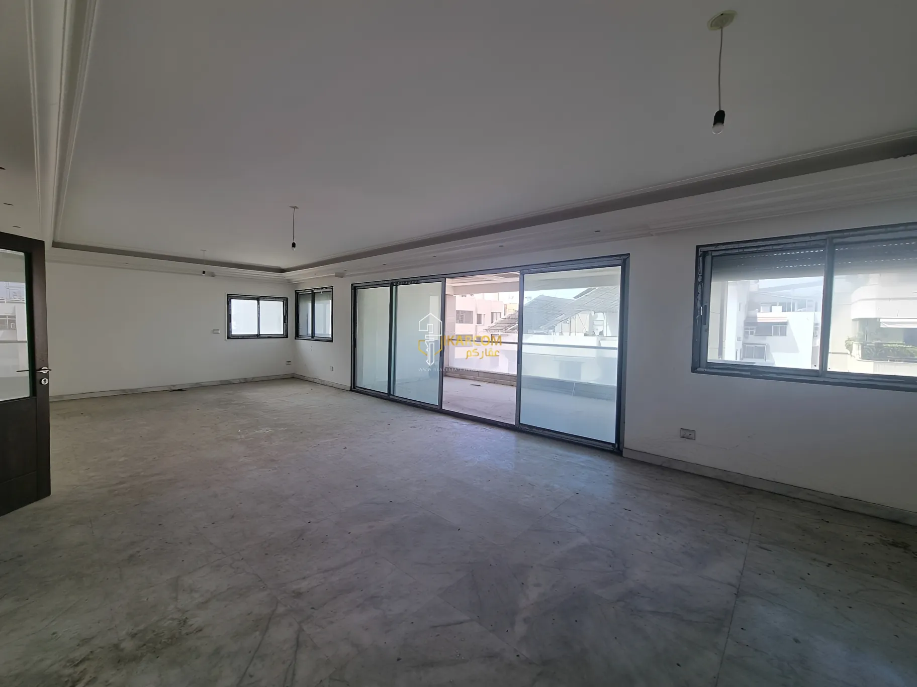 Apartment for sale in Ras Al Naba'a, Beirut, Lebanon - 4 bed, 4 bath