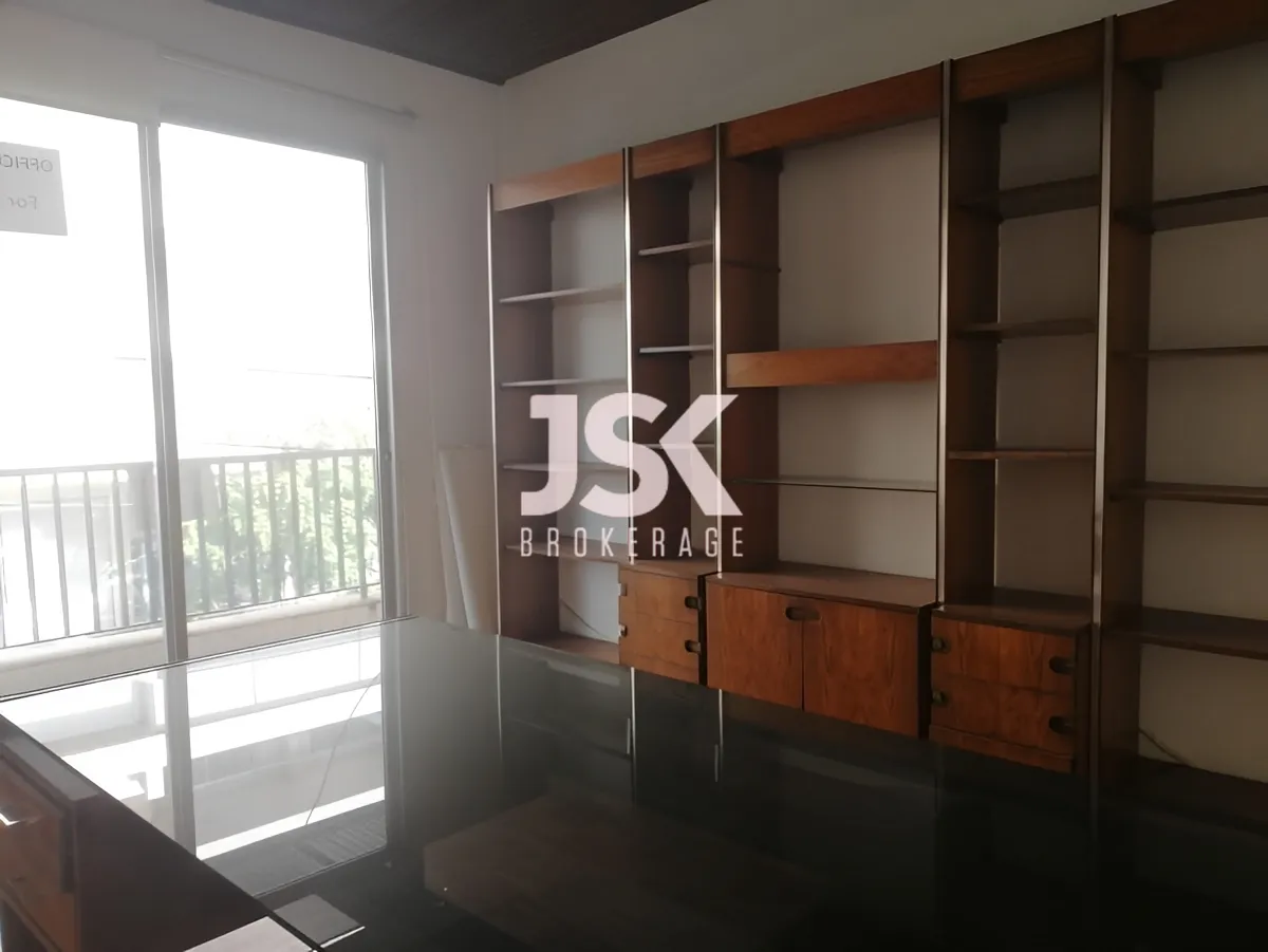 Office for rent in Achrafieh