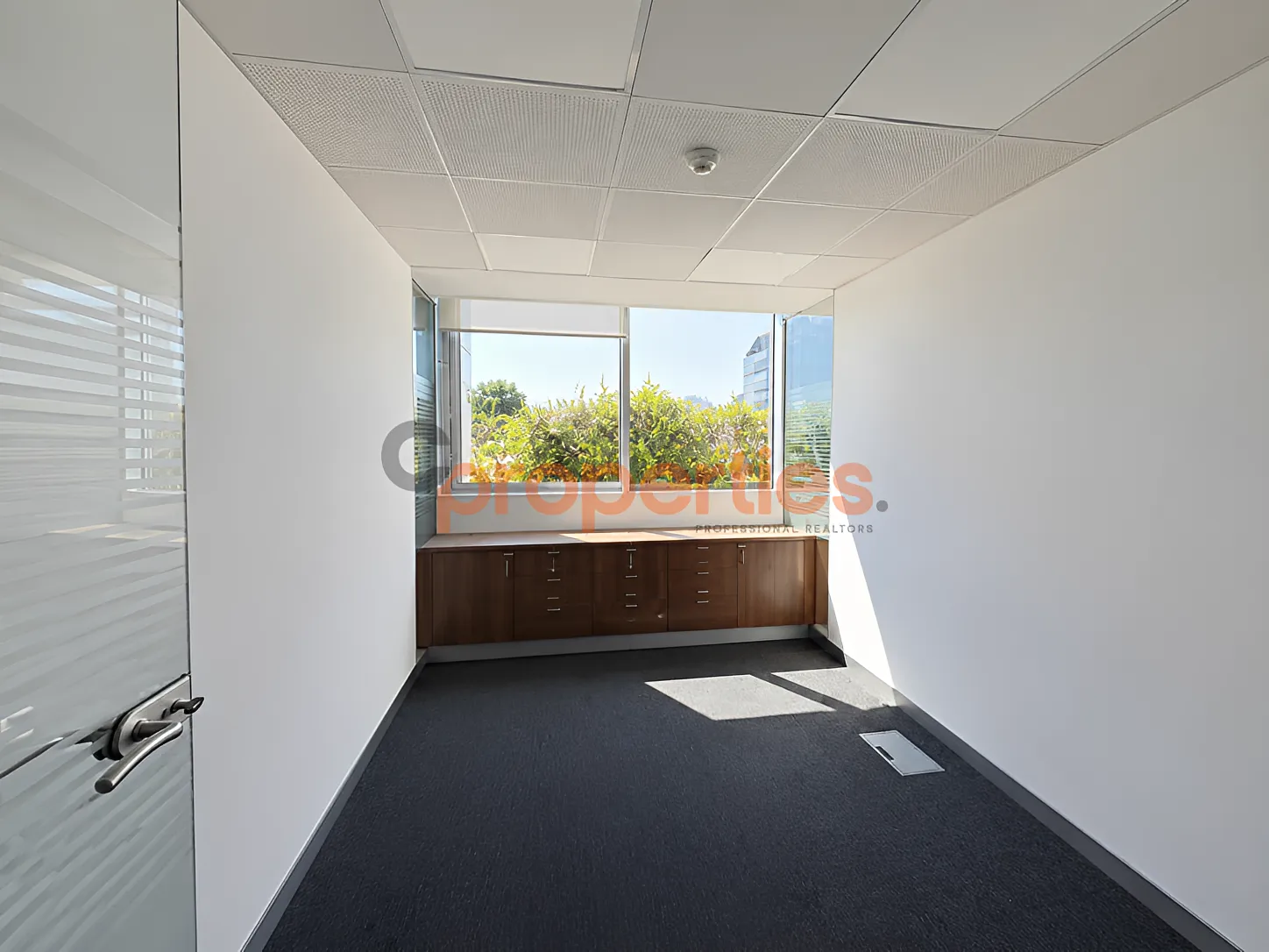 Commercial for rent in Dekwaneh, Lebanon