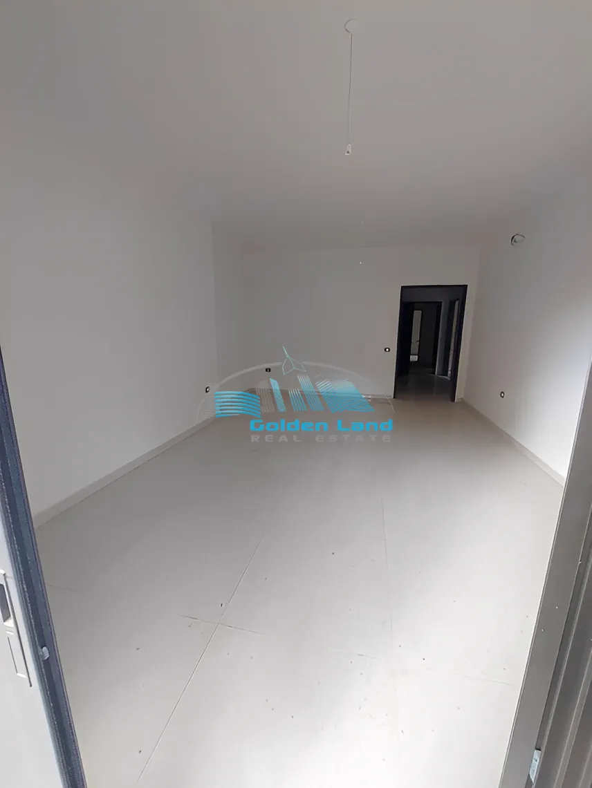 Apartment for Sale in Qornet El Hamra, Lebanon
