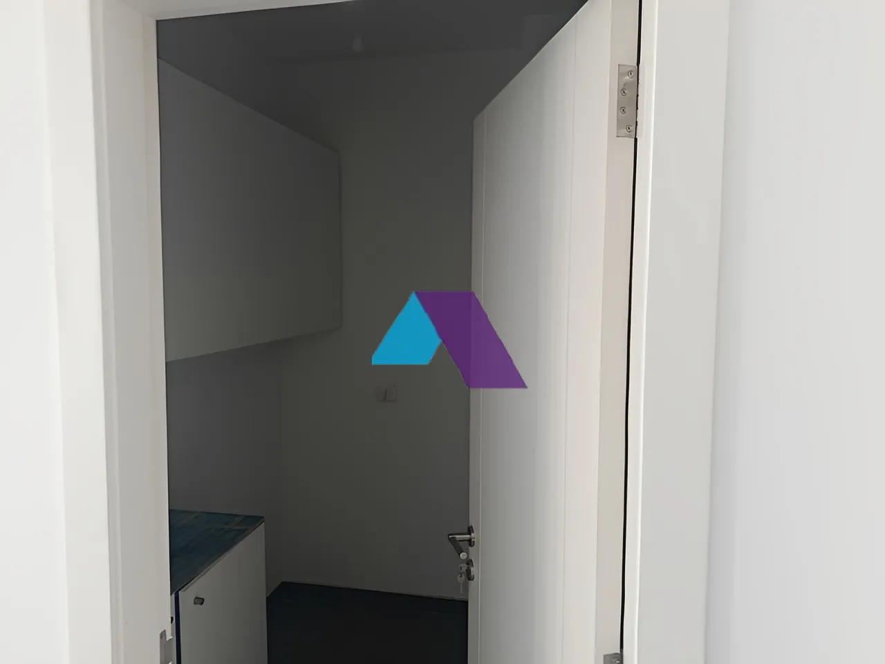Office for Sale in Ain el remmeneh, baabda