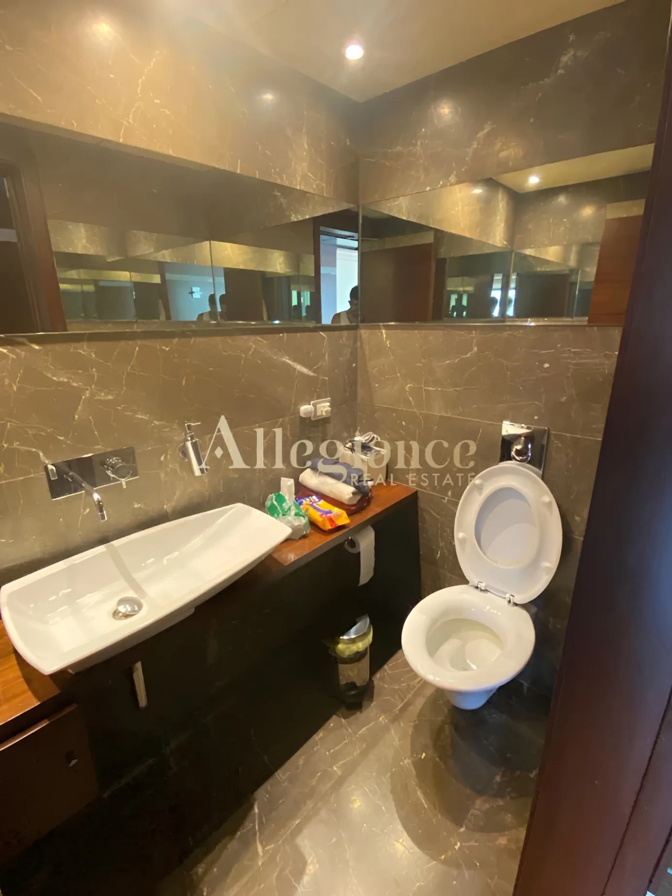Office for sale in Zalqa