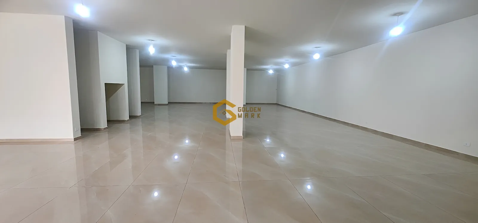 Showroom for rent in Sabtieh