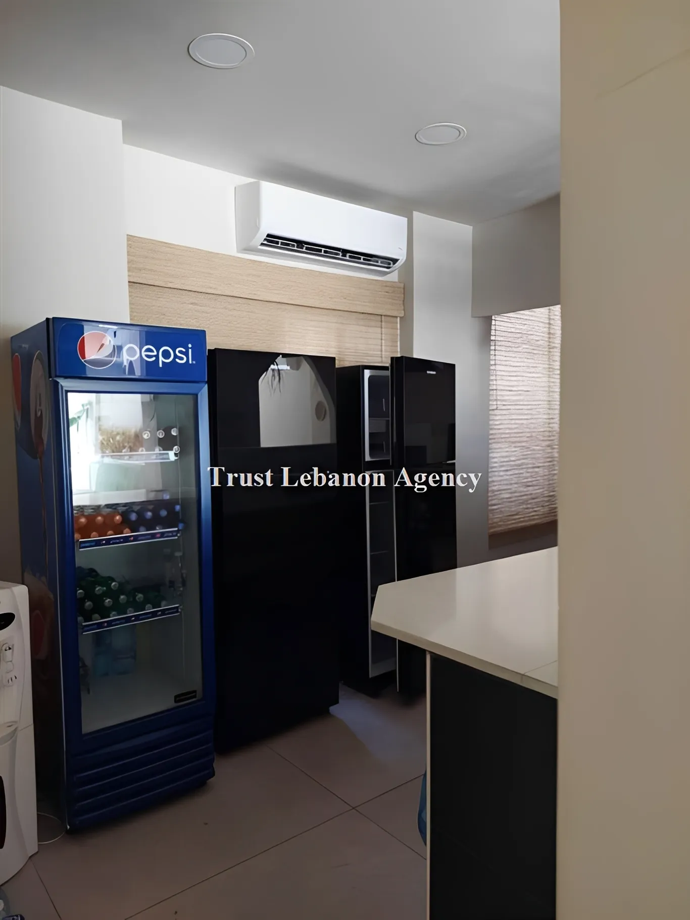 Shop for rent in Baabda, Badaro