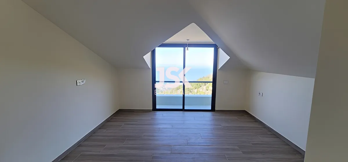 Apartment for Sale in Aachqout, Lebanon