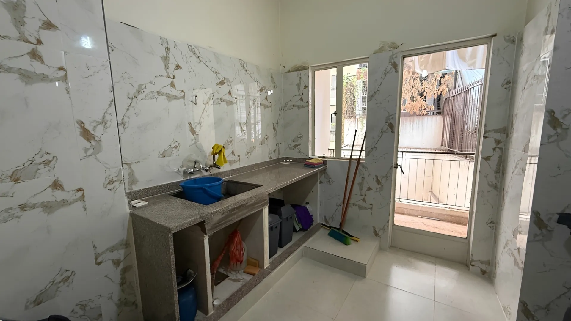 Office for rent in Remeil