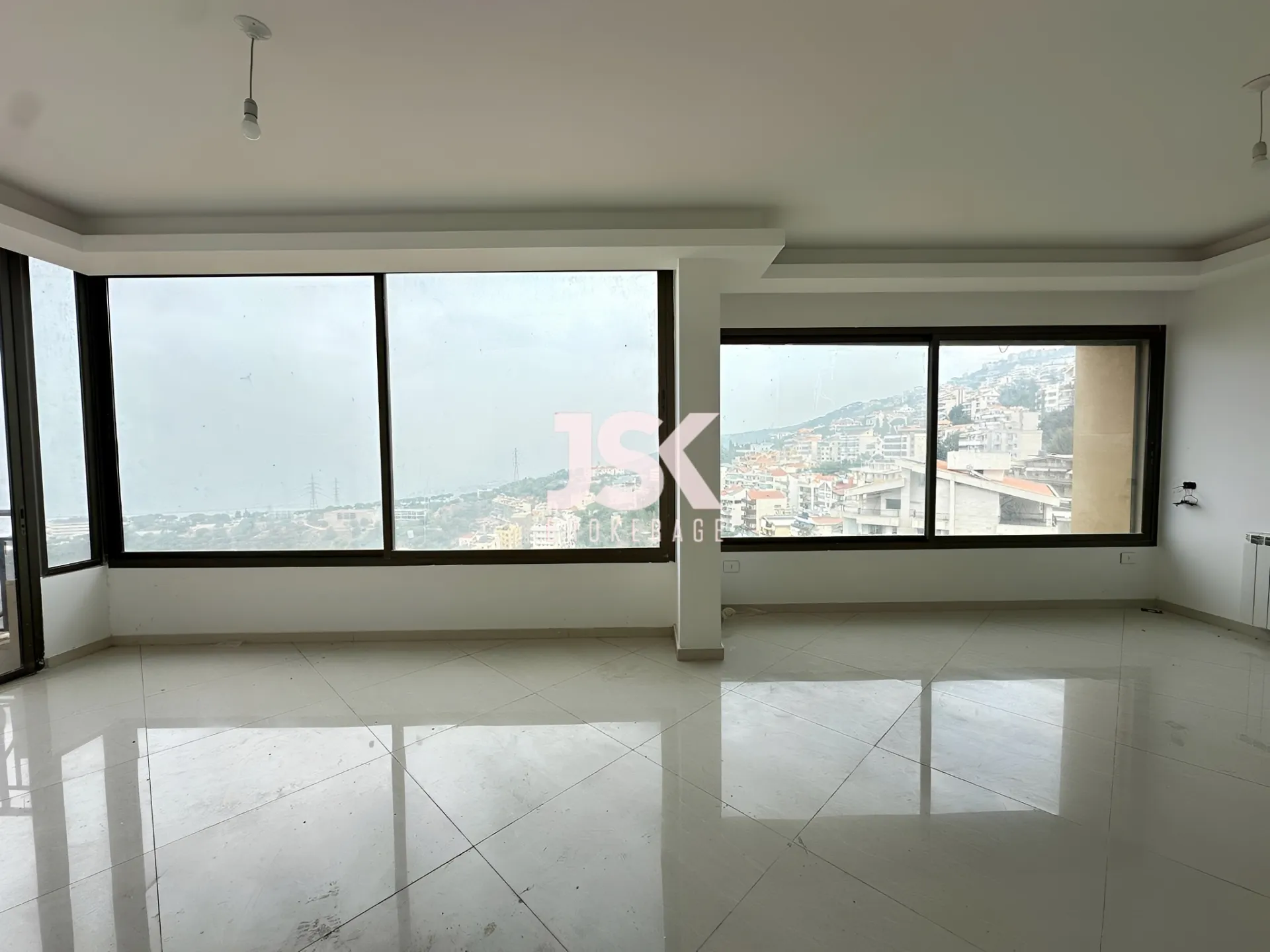 Apartment for Sale in Ain Saadeh - 3 bed