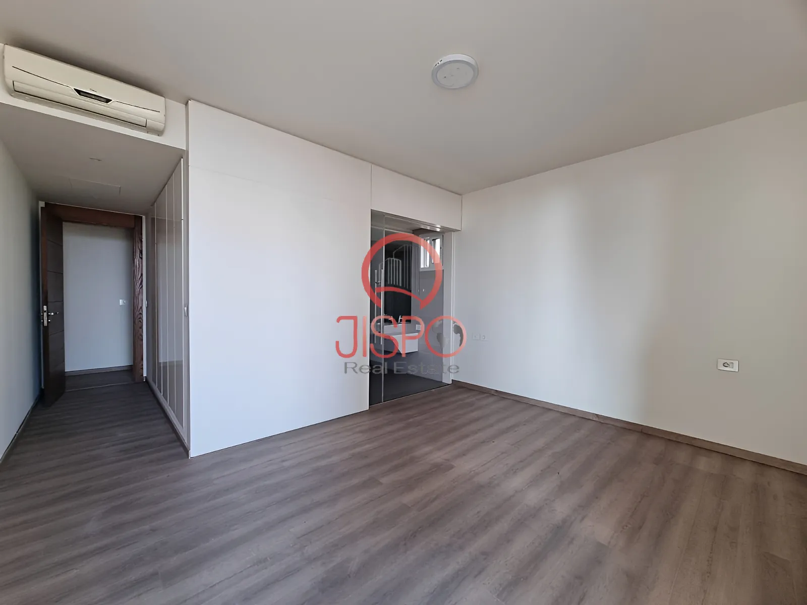 Apartment for Sale in Achrafieh - 3 bed, 5 bath
