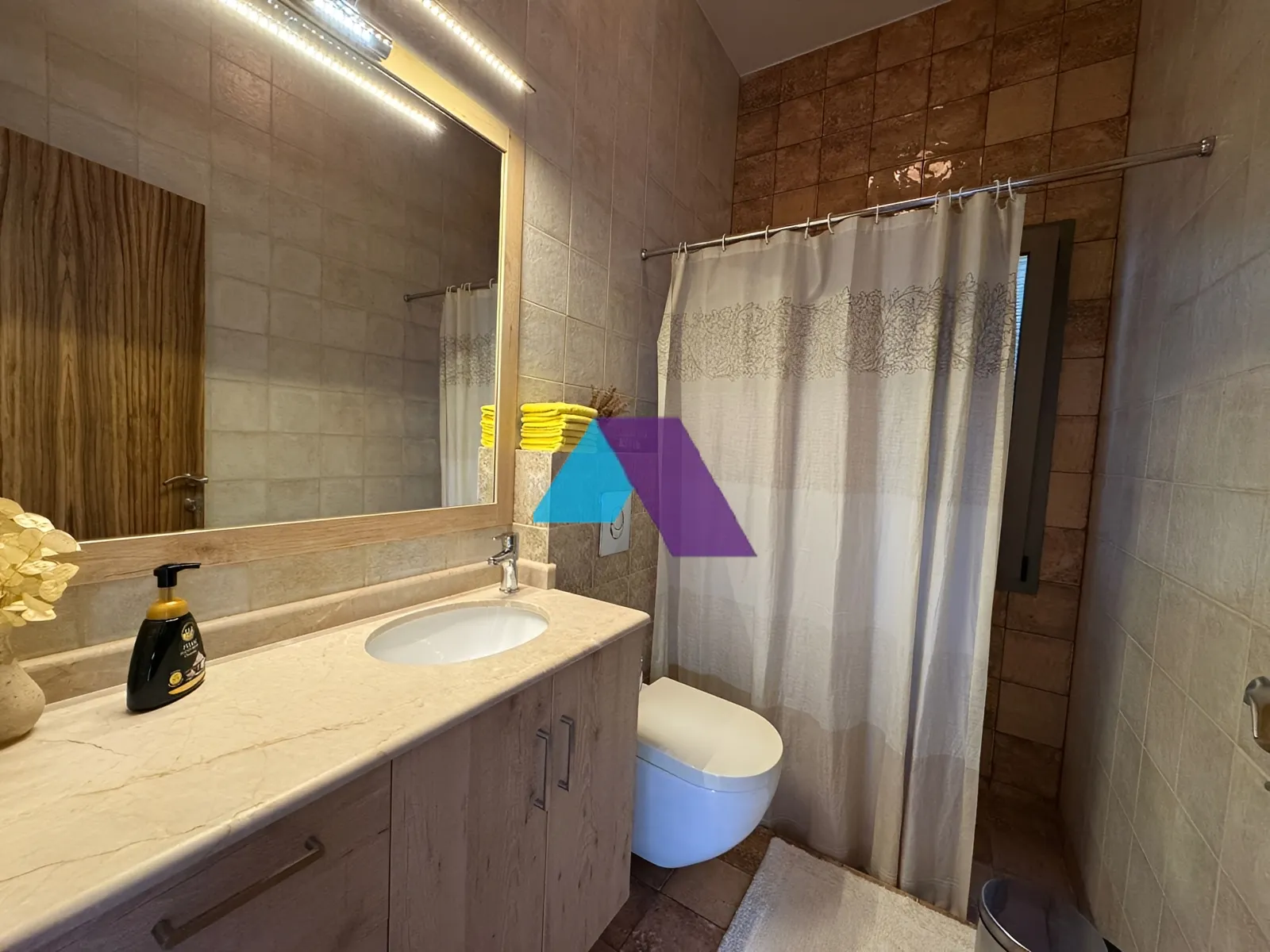Villa for Sale in Breij