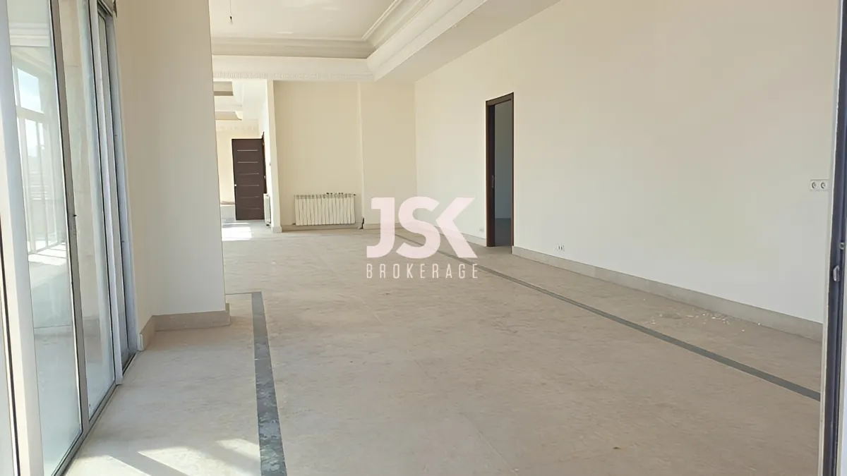Apartment for Sale in Clemenceau, Bayrut, Lebanon