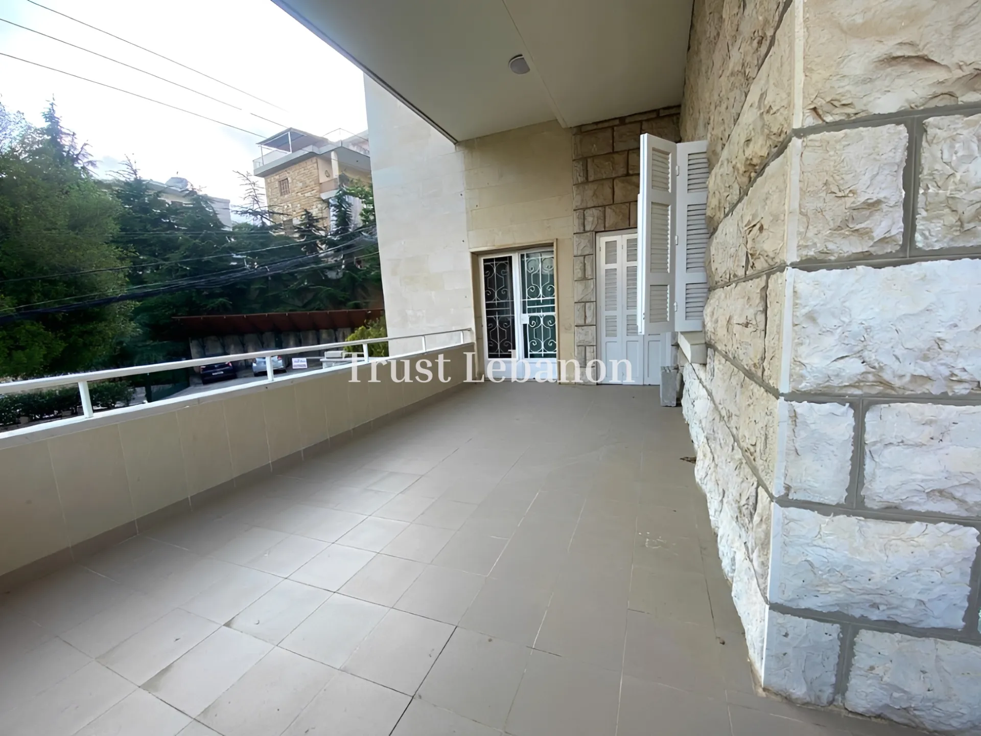 Apartment for rent in Baabdat