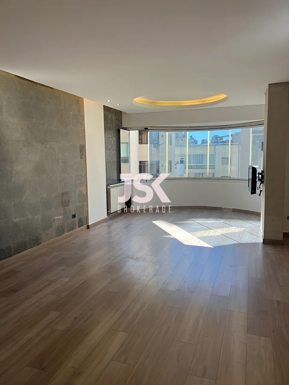 Office for Rent in Dekwaneh