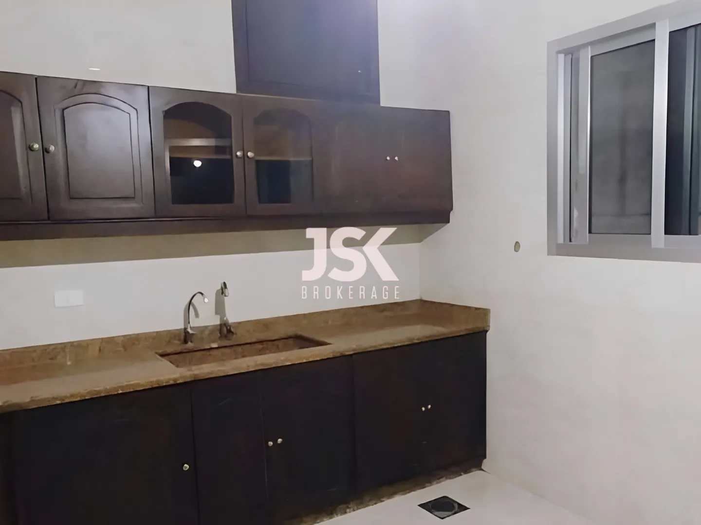 Apartment for Rent in Ballouneh