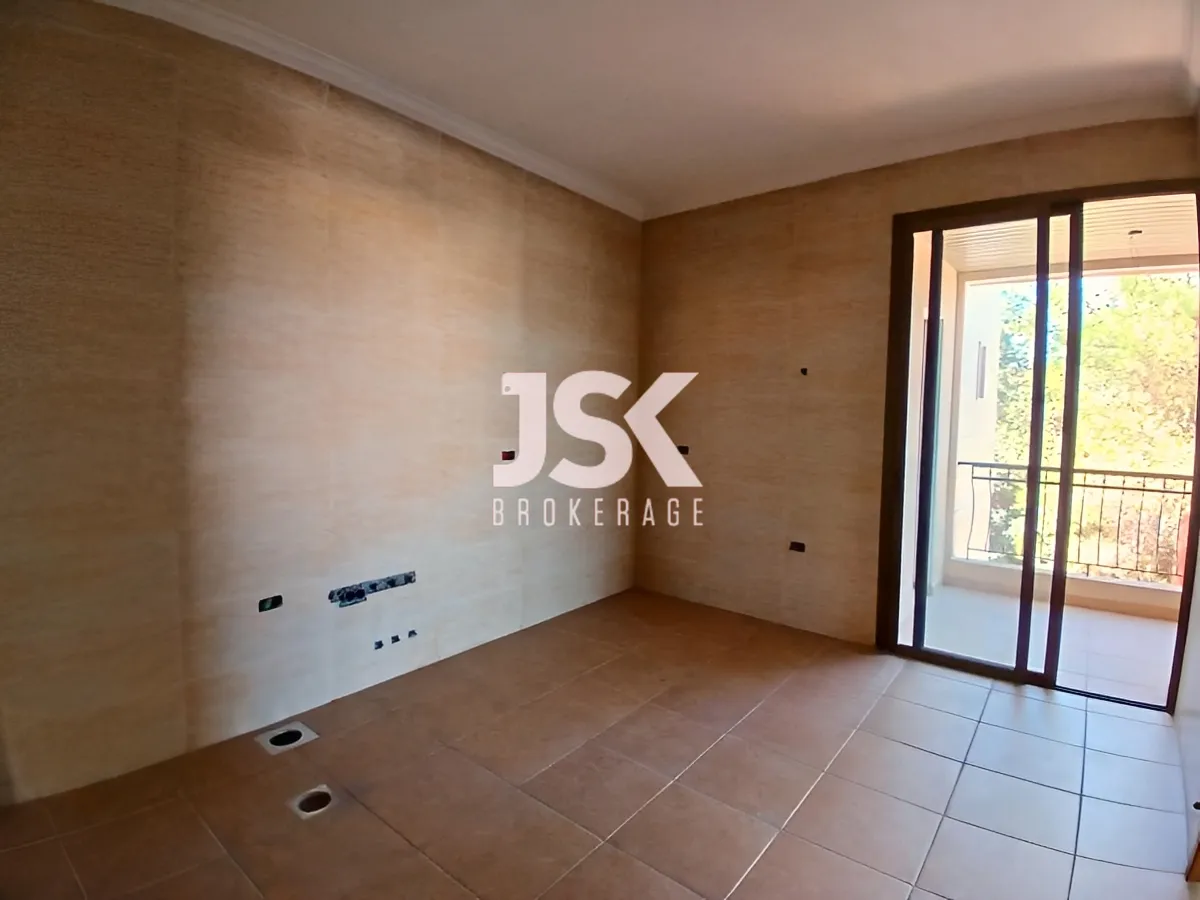 Apartment for Sale in Cornet Chahwan, Lebanon
