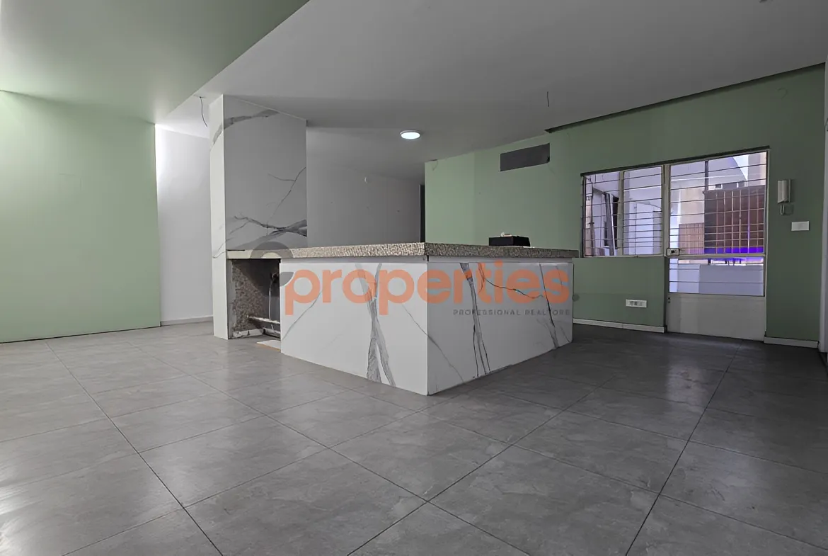 Office for Rent in Forn El Chebbak