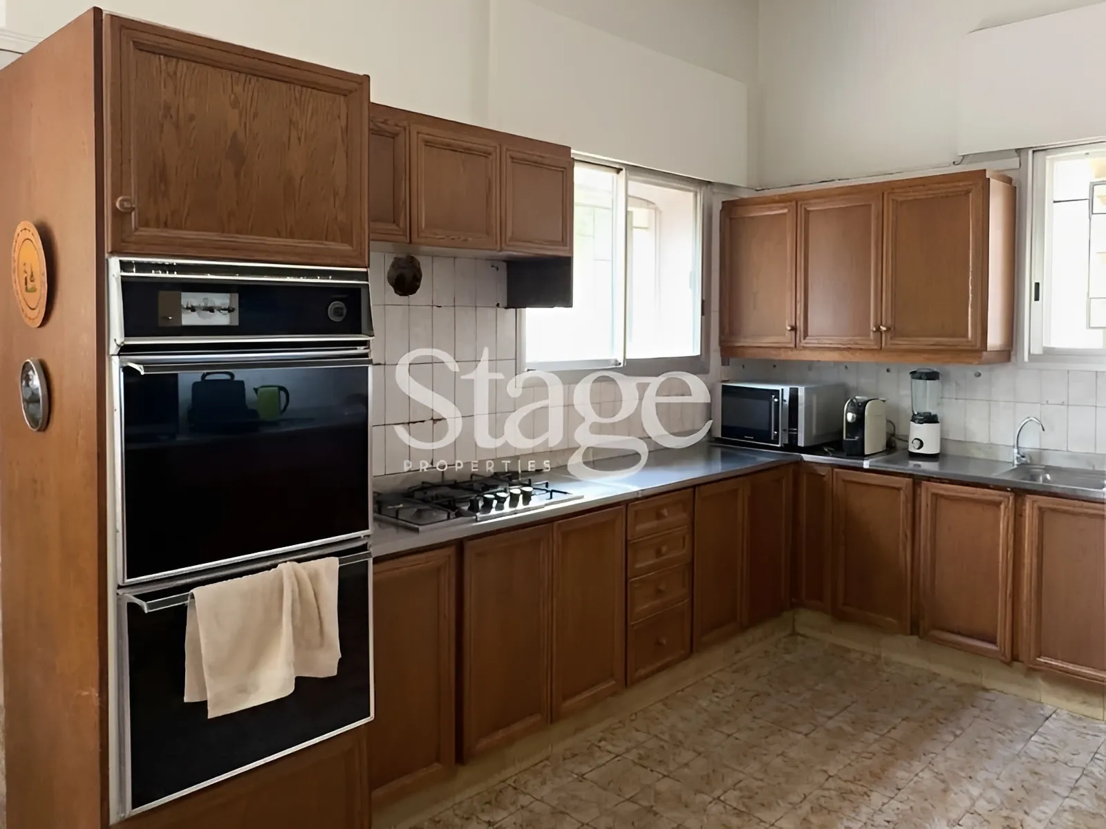 Villa for sale in Mansourieh, Lebanon - 5 bed, 4 bath