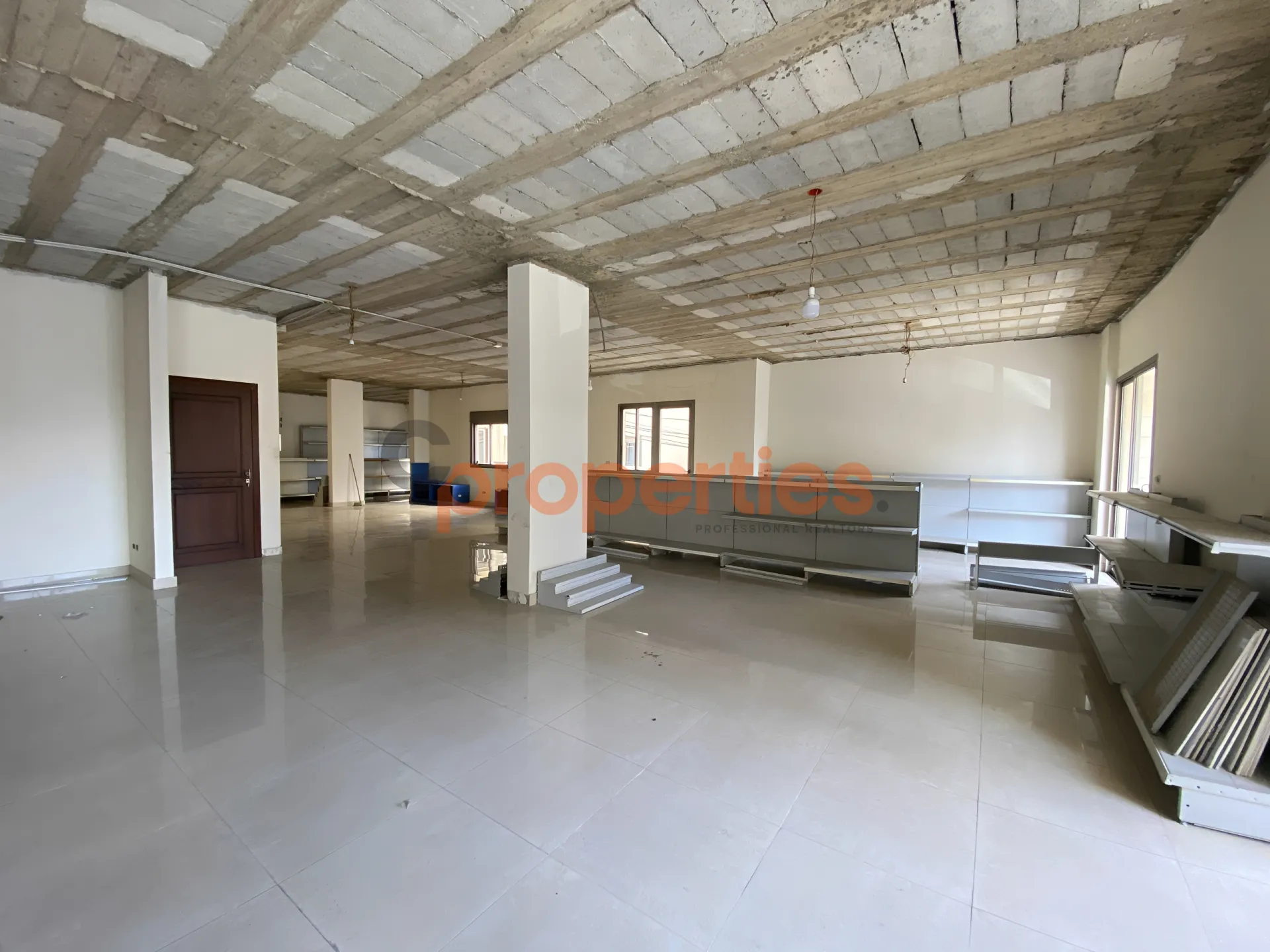 Showroom for Sale in Hazmieh