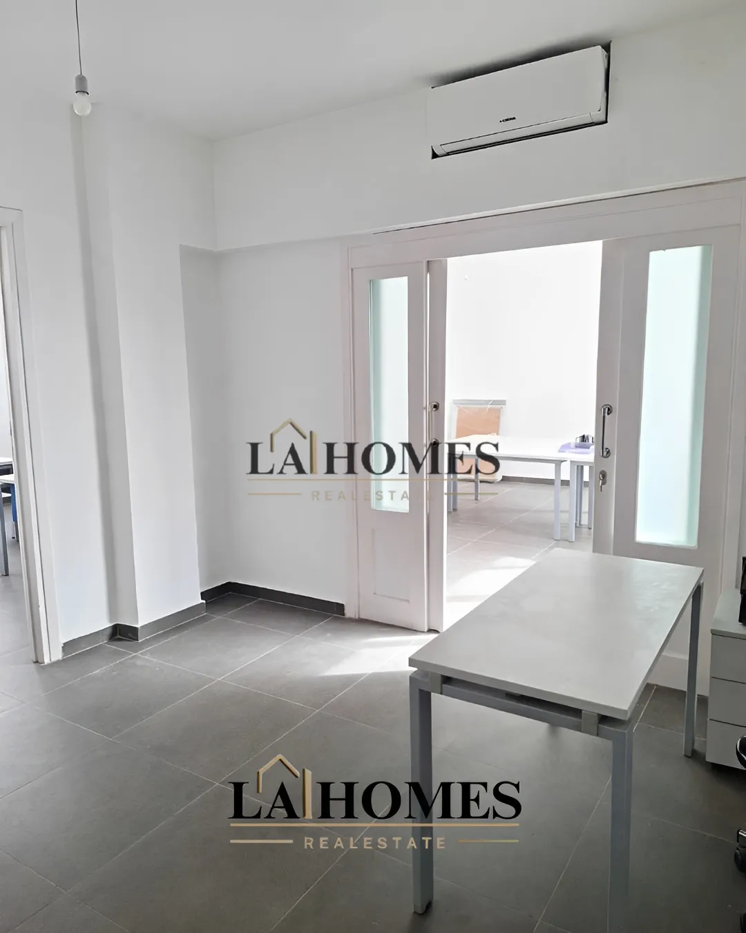 Office for rent in Hamra
